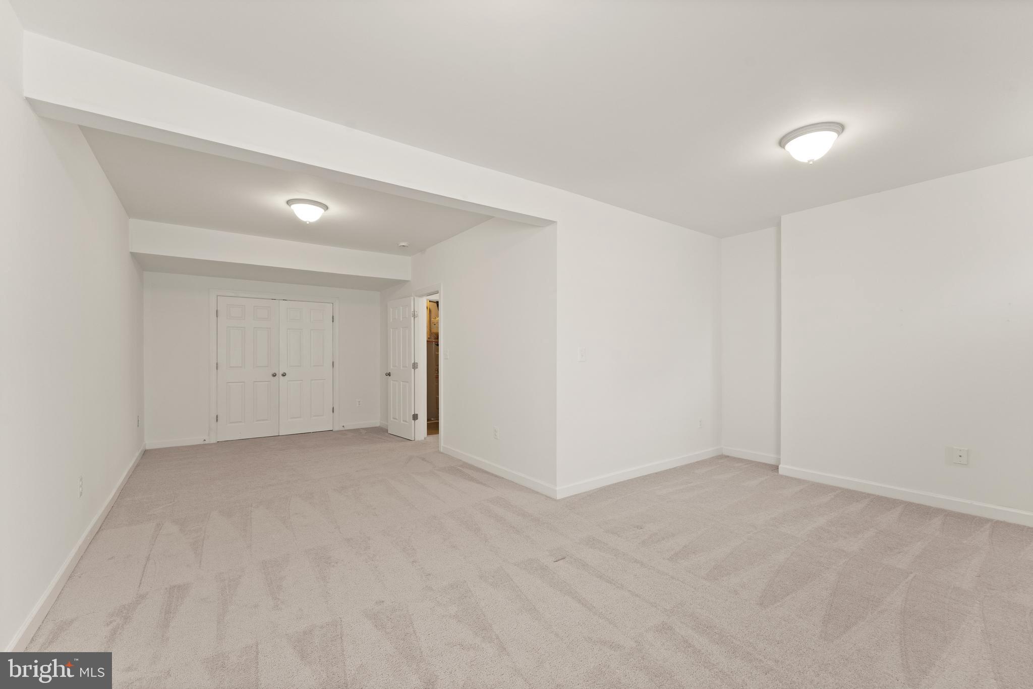 LAKE RIDGE ESTATES - Residential