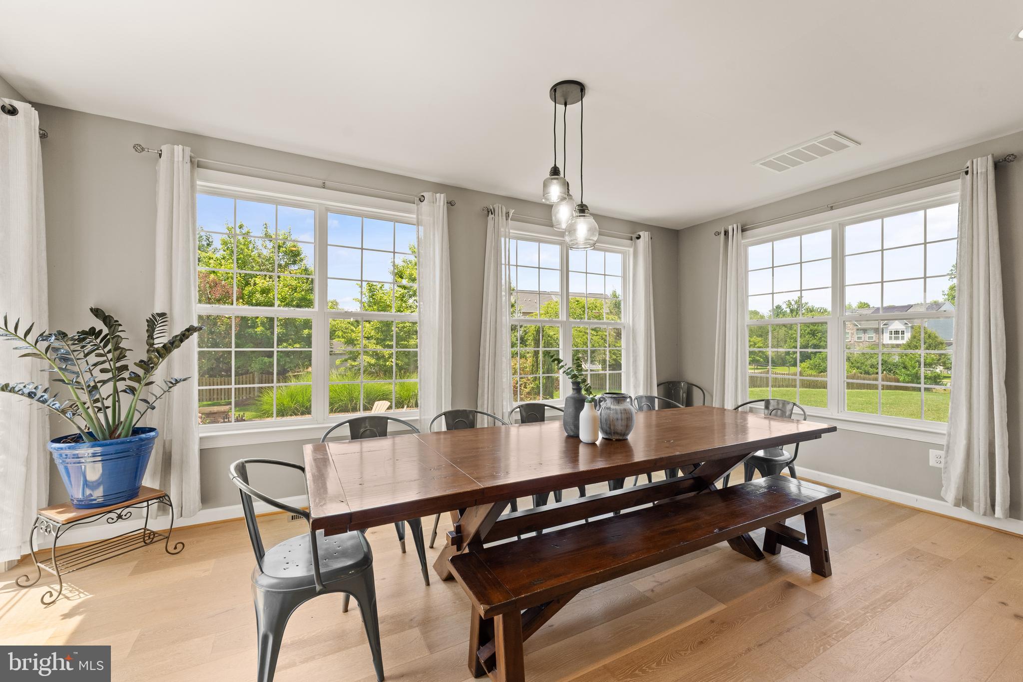 LAKE RIDGE ESTATES - Residential