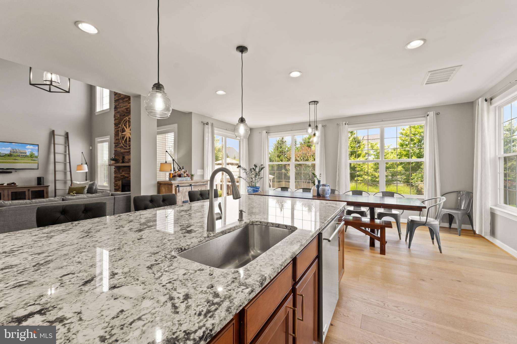 LAKE RIDGE ESTATES - Residential