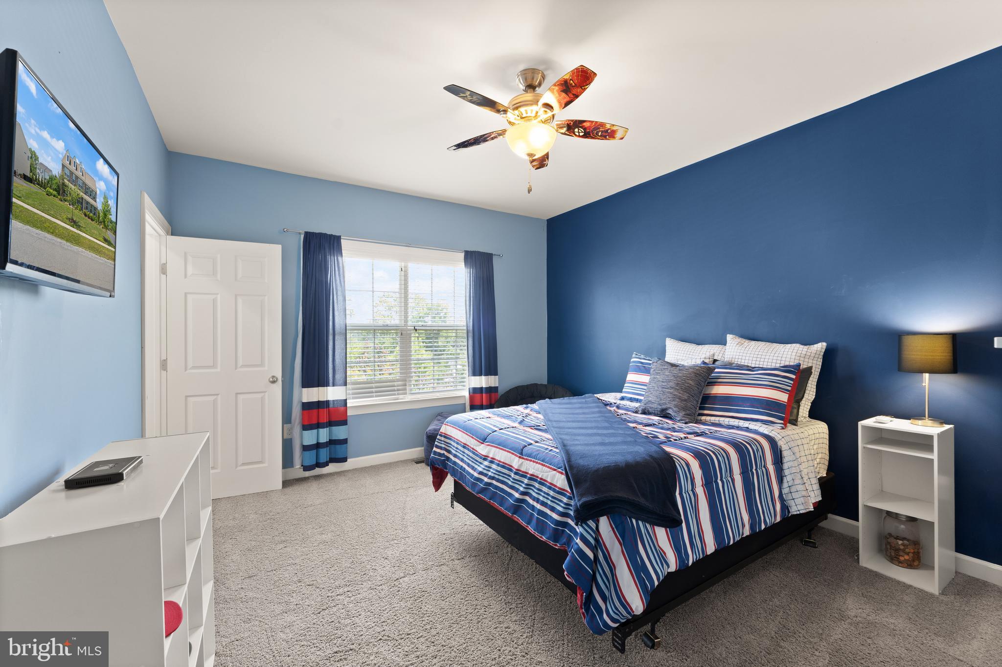 LAKE RIDGE ESTATES - Residential