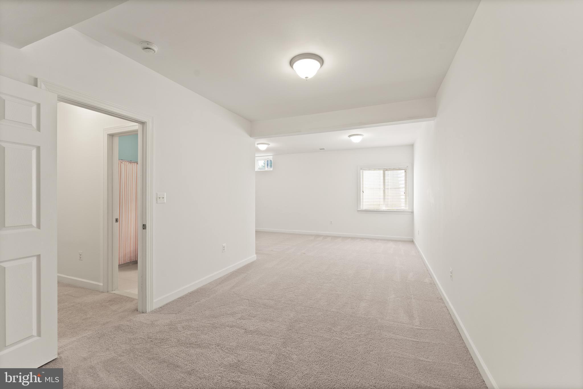 LAKE RIDGE ESTATES - Residential