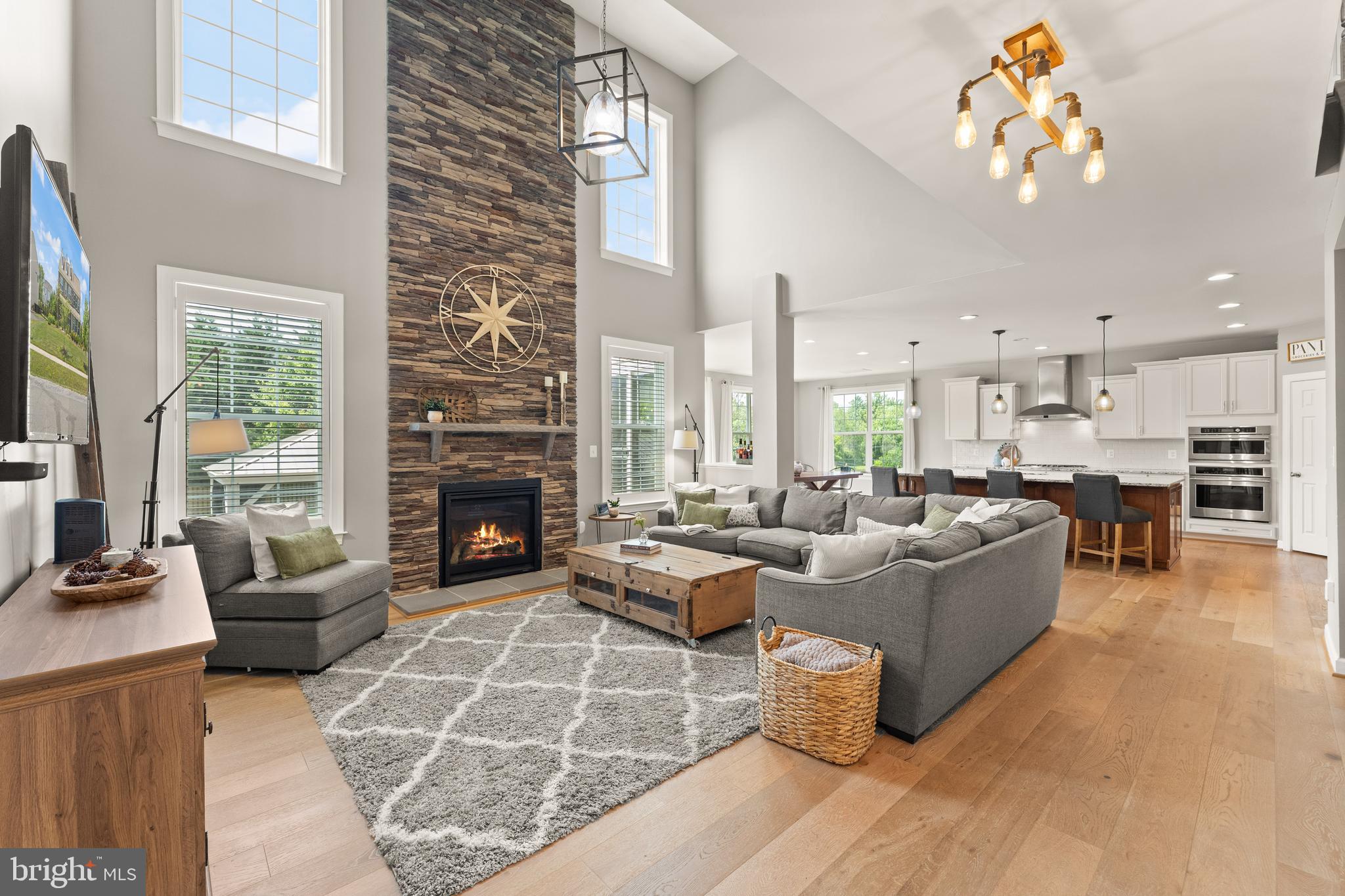 LAKE RIDGE ESTATES - Residential
