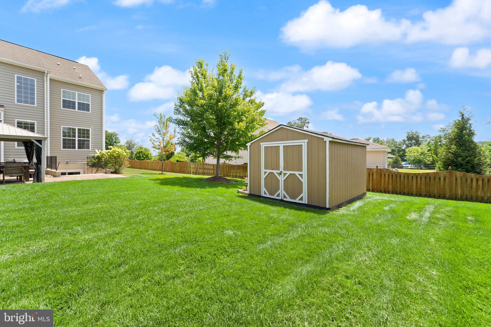 LAKE RIDGE ESTATES - Residential
