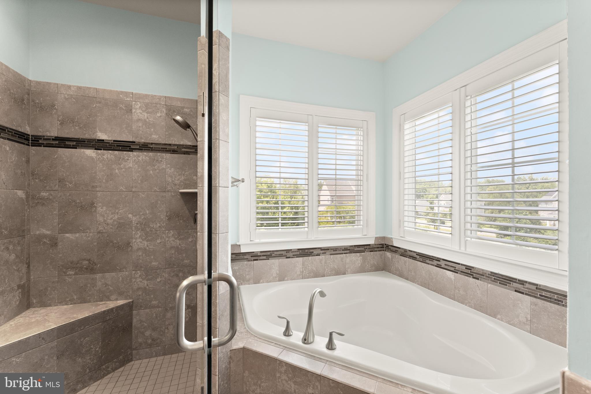LAKE RIDGE ESTATES - Residential