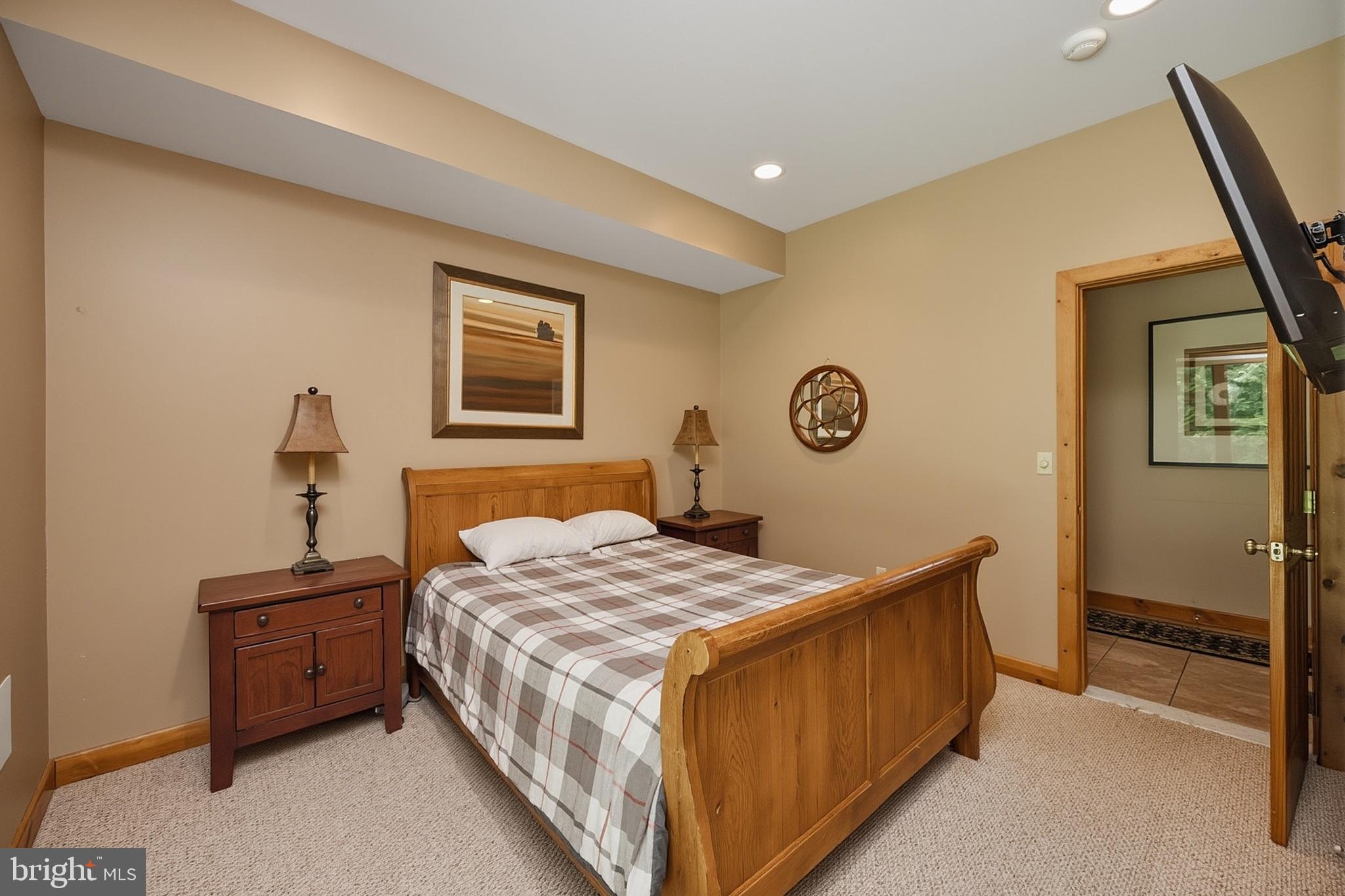 LAKE POINTE - Residential