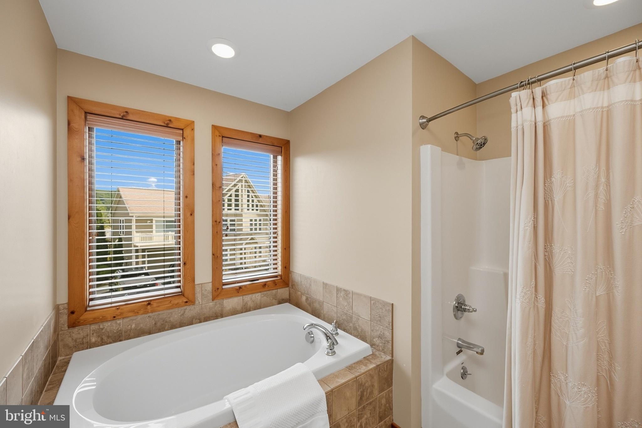 LAKE POINTE - Residential