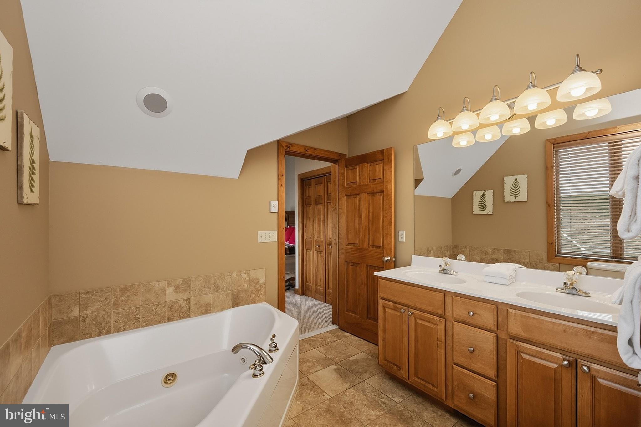 LAKE POINTE - Residential