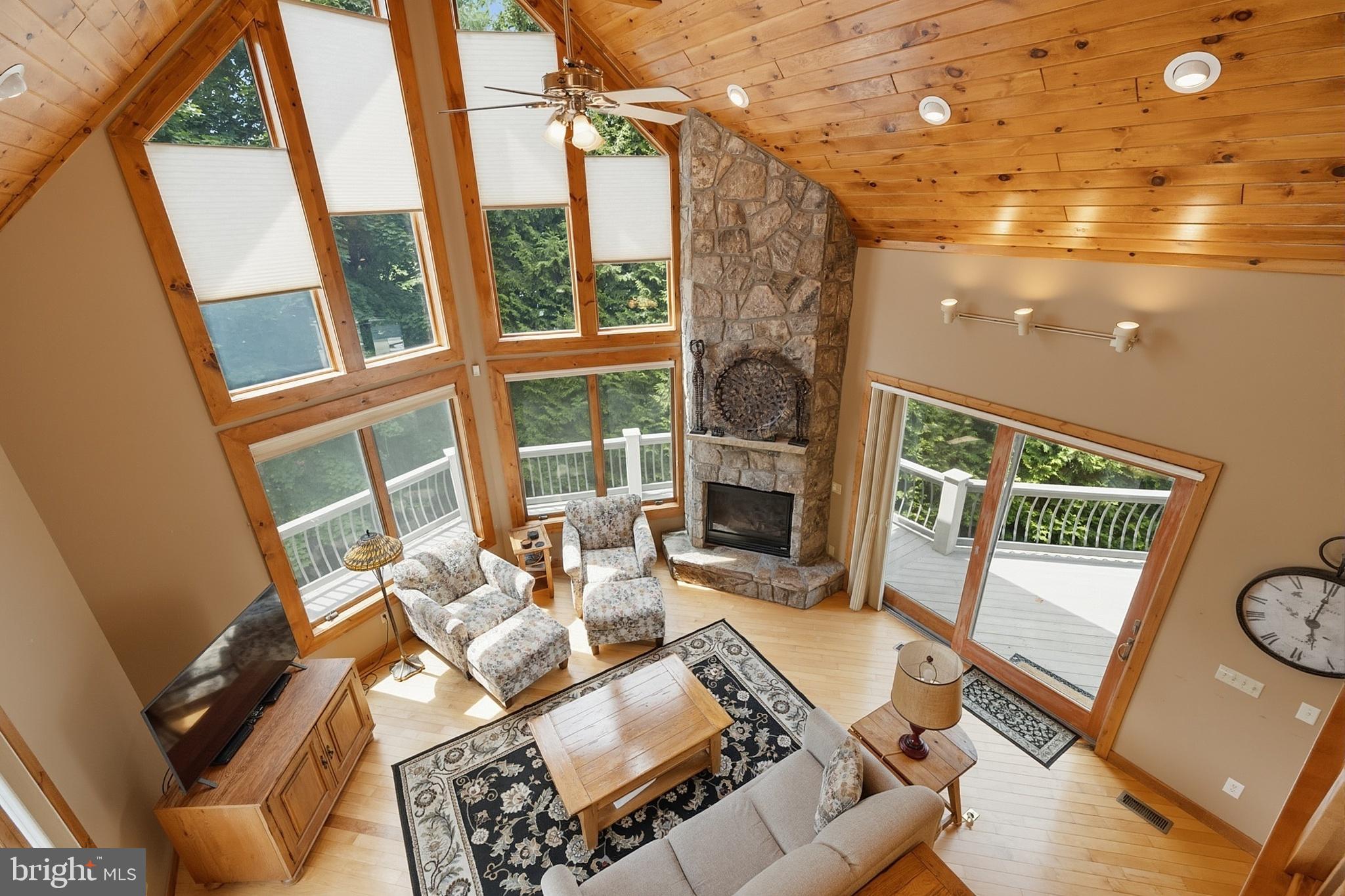LAKE POINTE - Residential