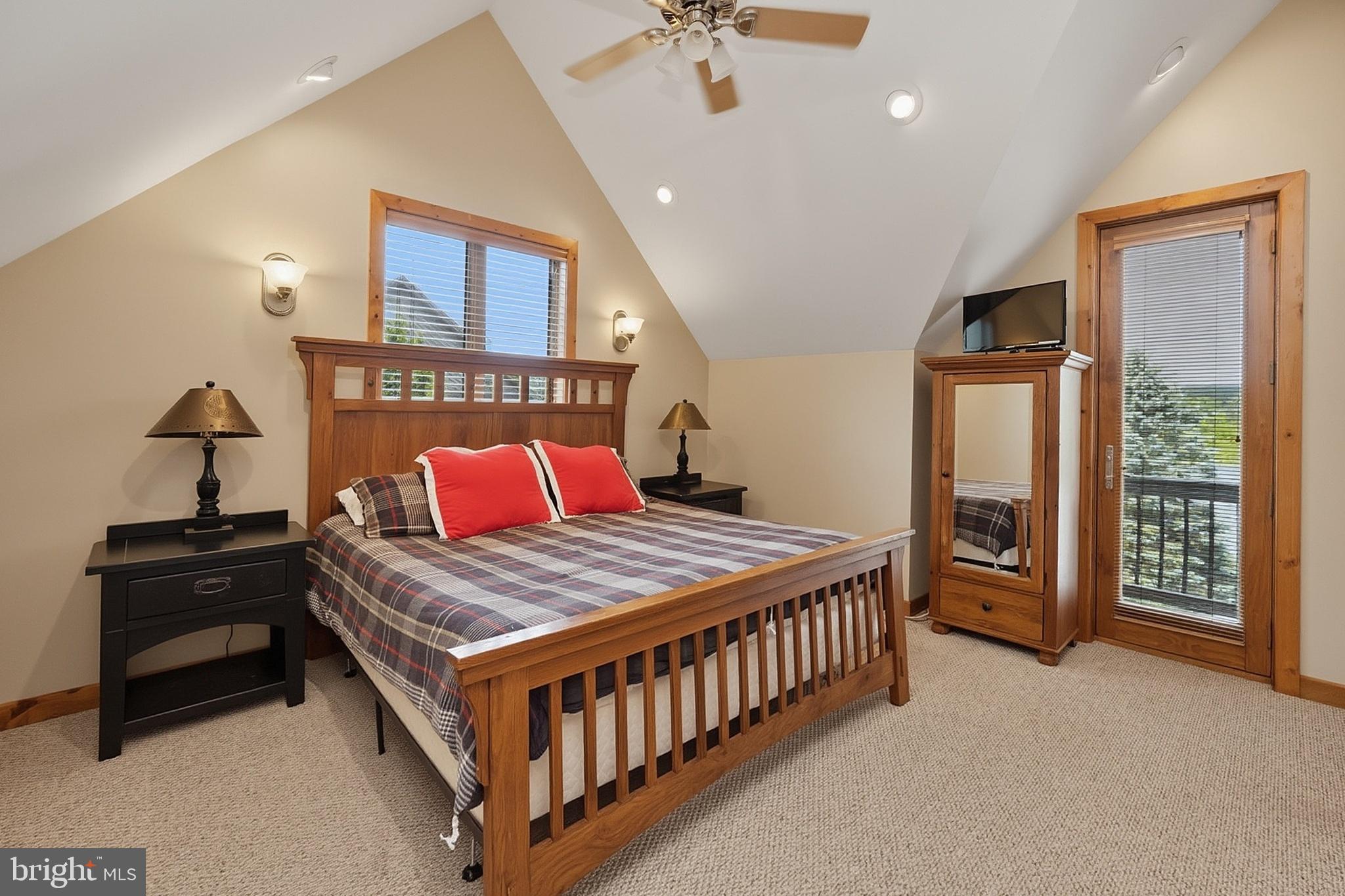 LAKE POINTE - Residential