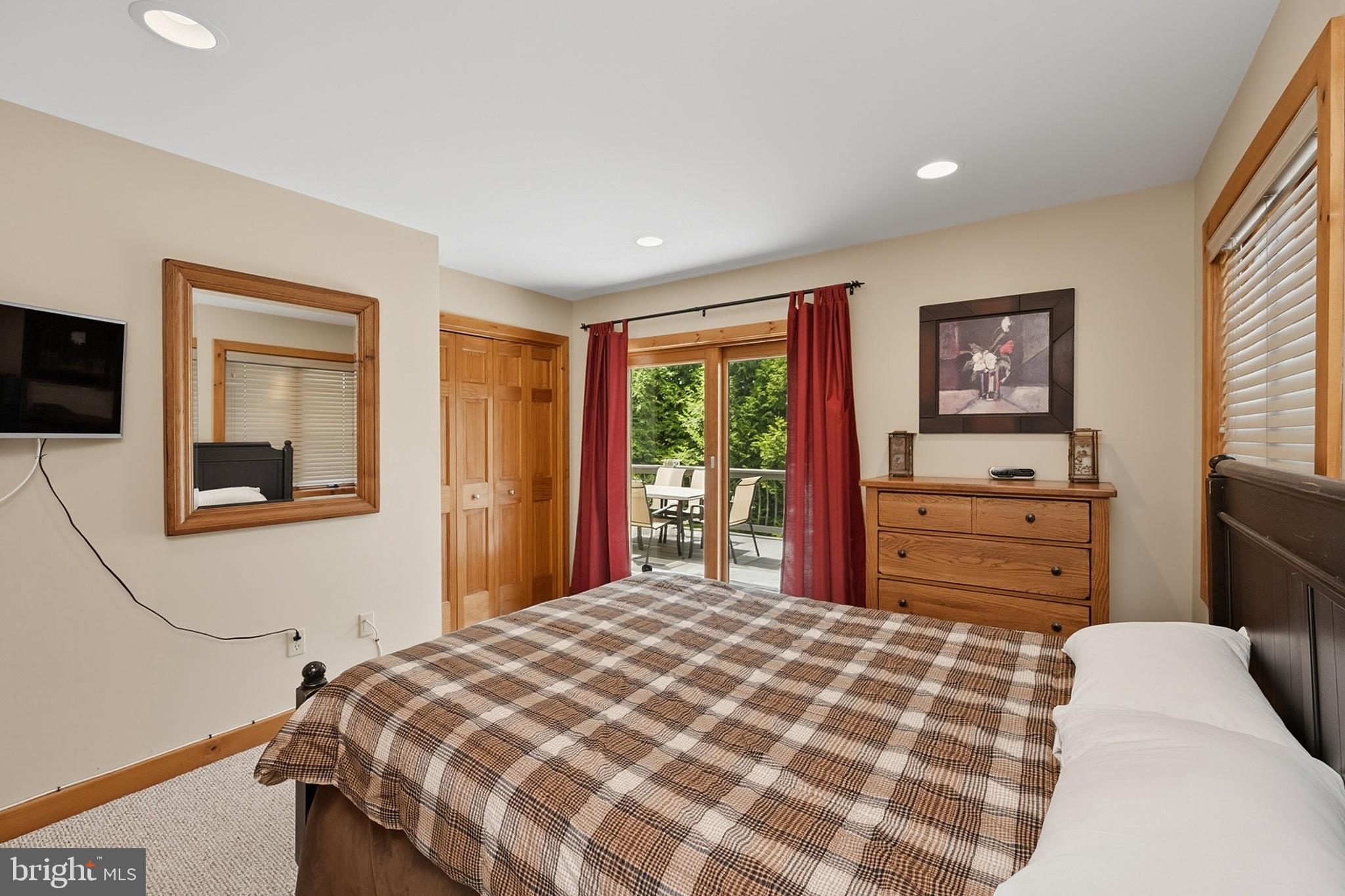 LAKE POINTE - Residential
