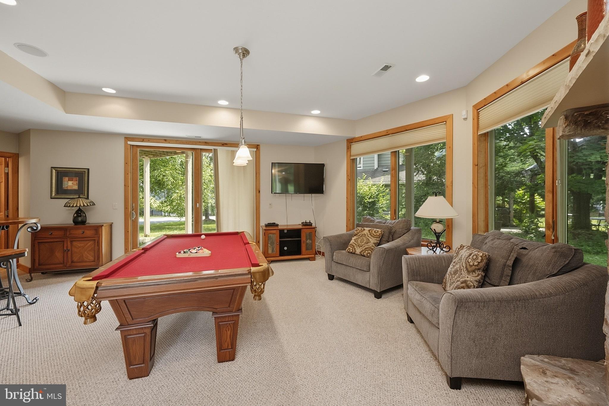 LAKE POINTE - Residential