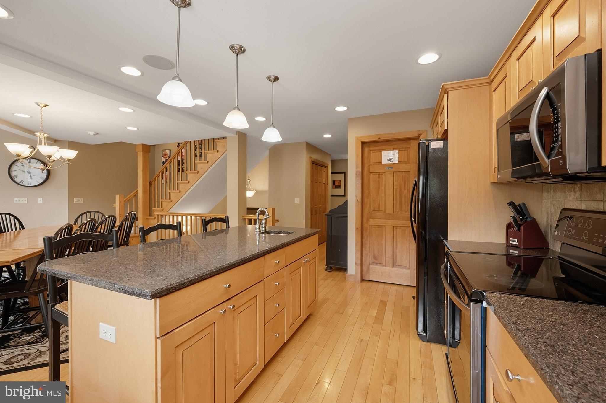 LAKE POINTE - Residential