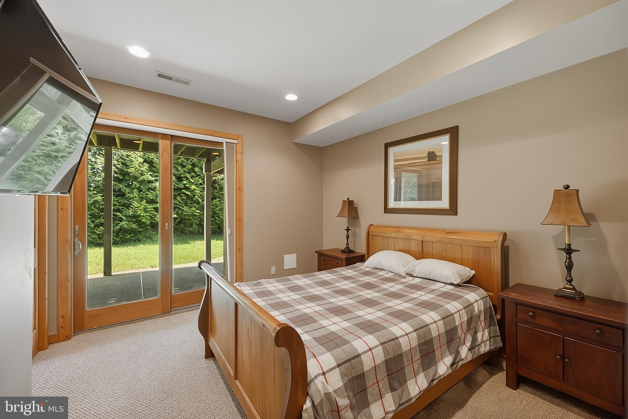 LAKE POINTE - Residential