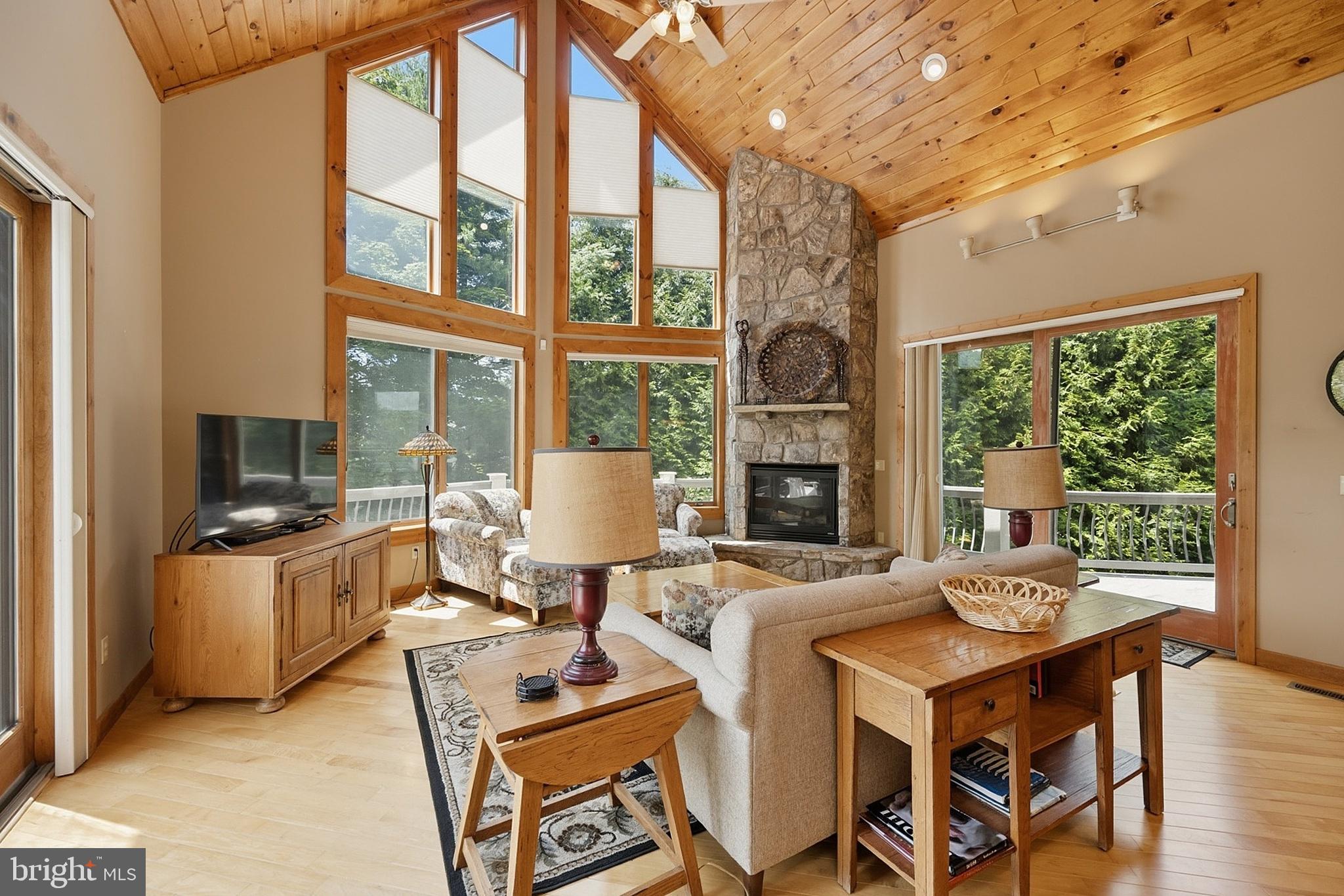 LAKE POINTE - Residential