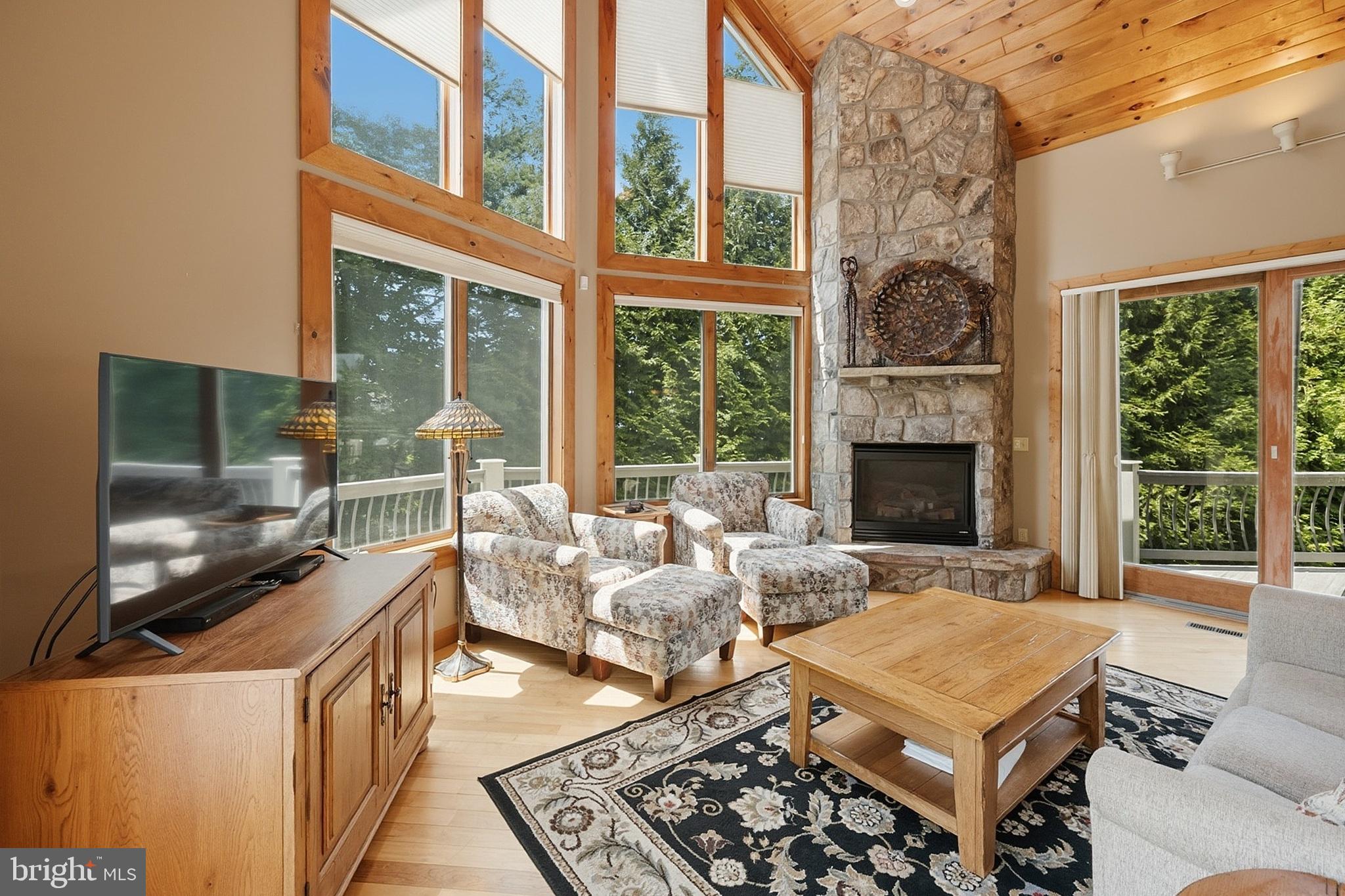 LAKE POINTE - Residential