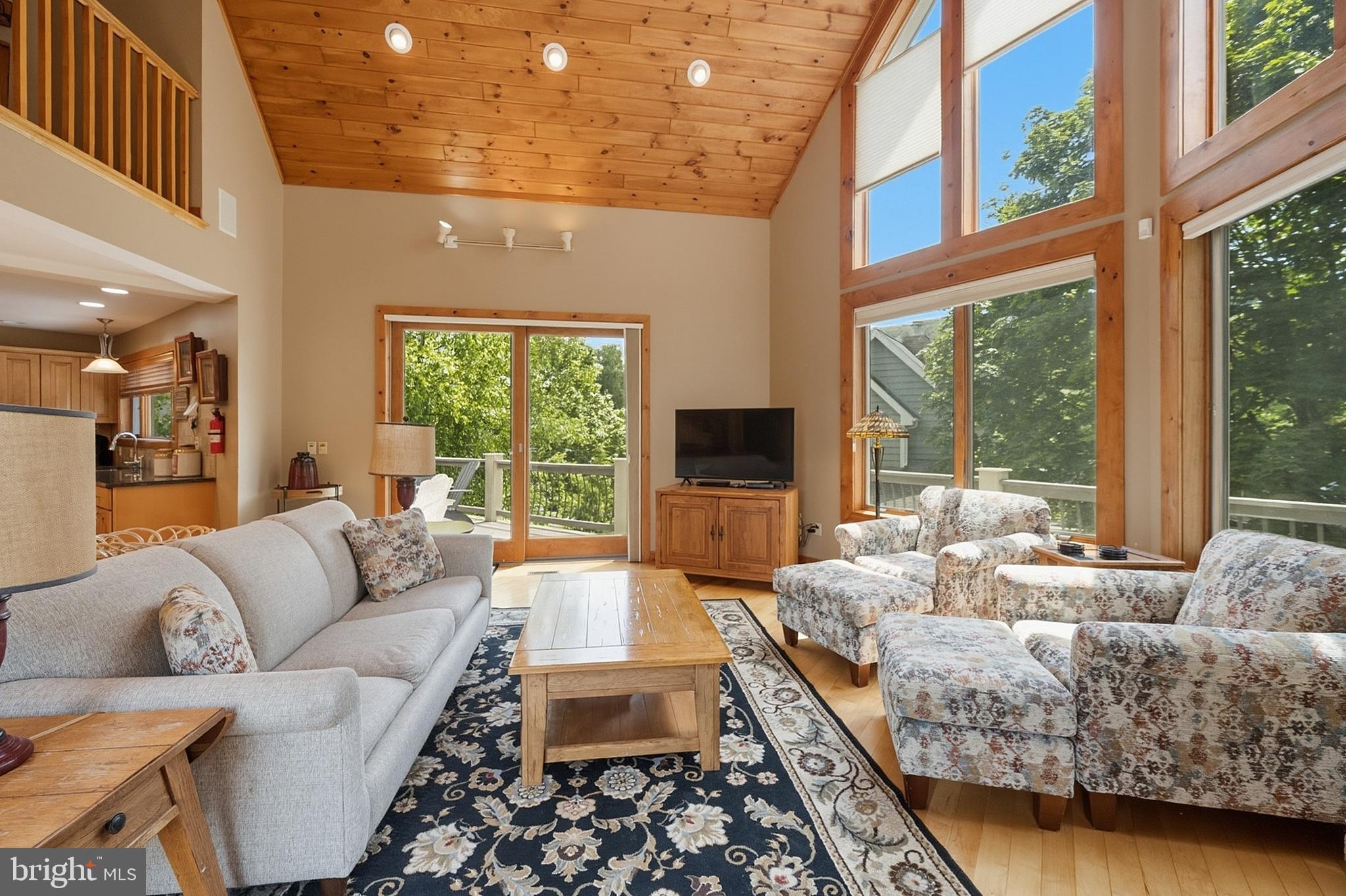 LAKE POINTE - Residential