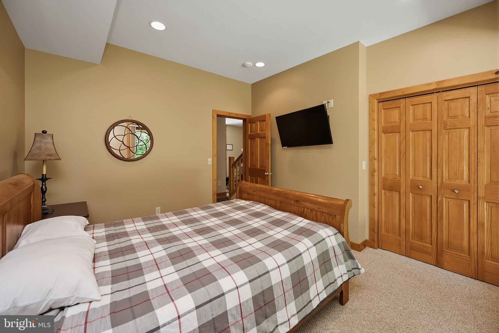 LAKE POINTE - Residential