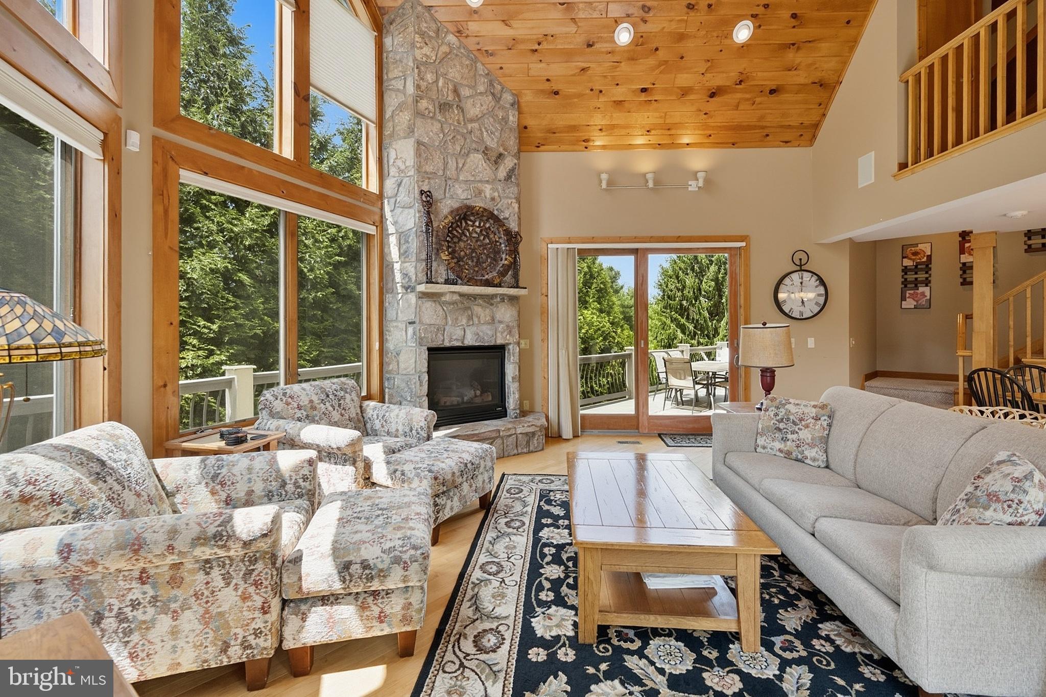 LAKE POINTE - Residential