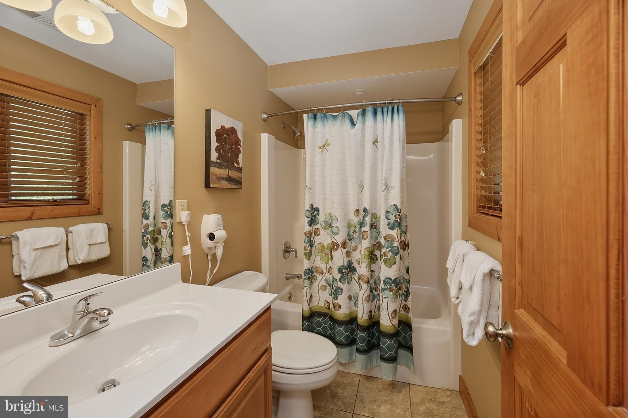 LAKE POINTE - Residential