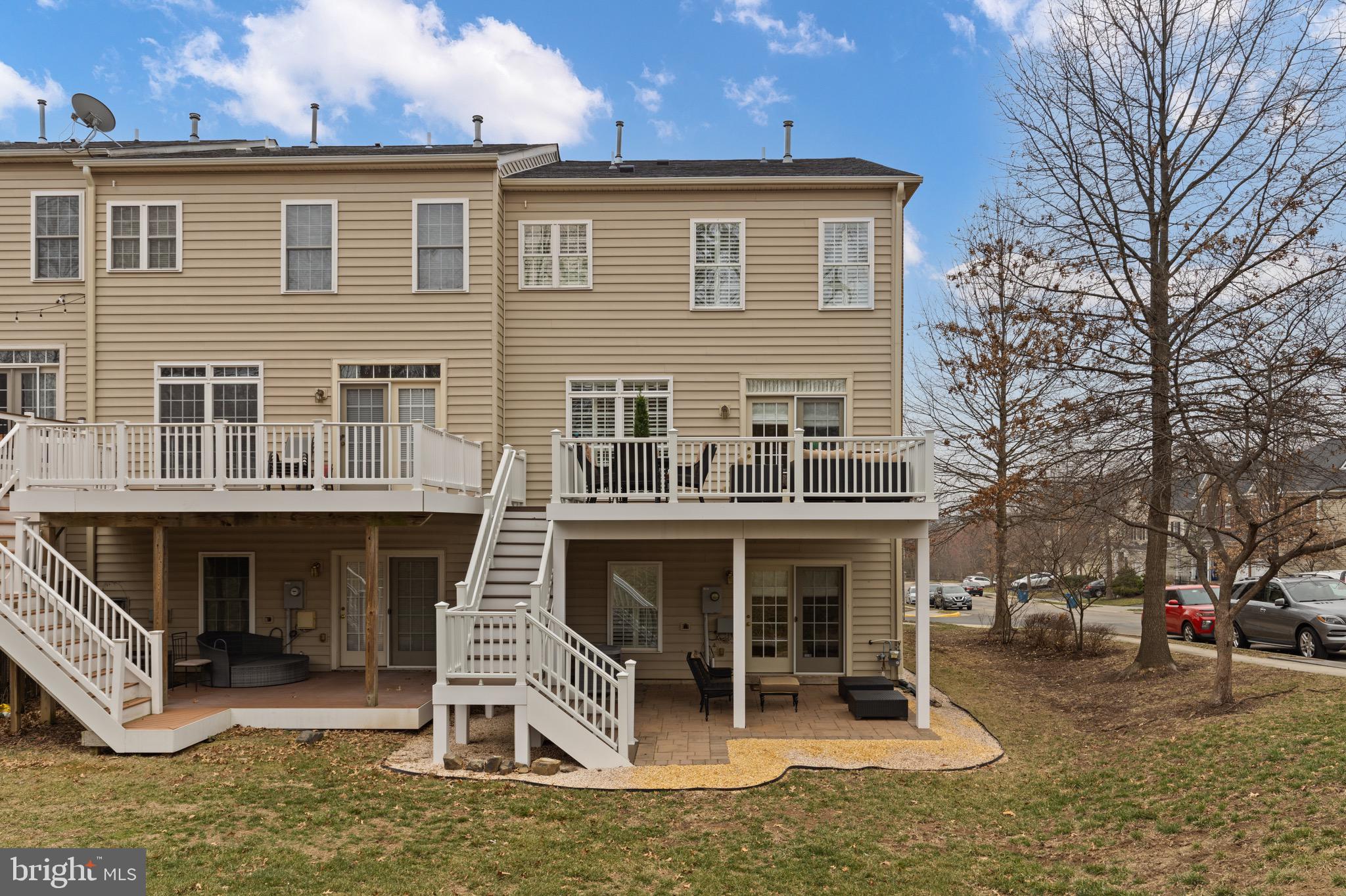 BRADDOCK CORNER - Residential