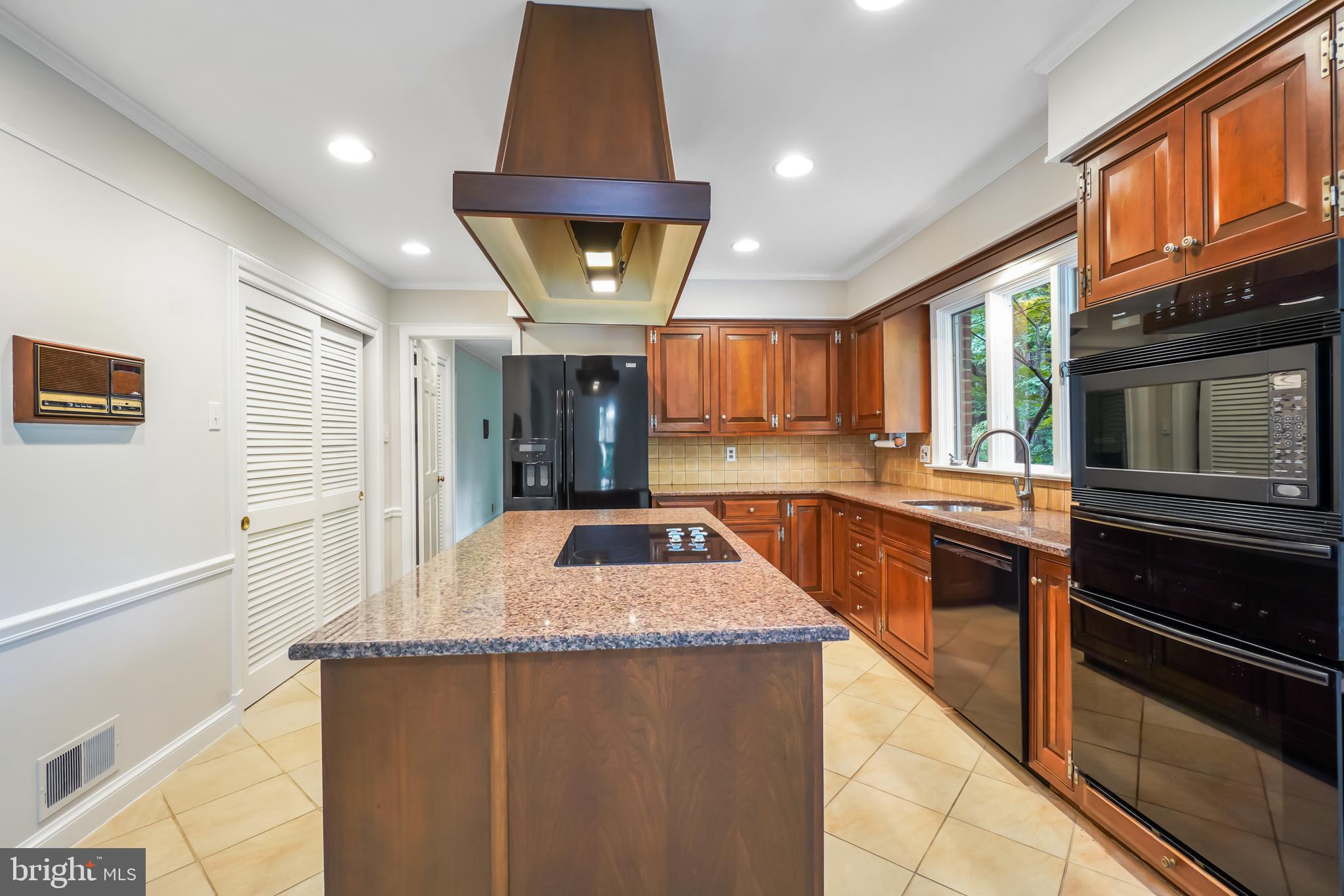 DARNESTOWN OUTSIDE - Residential