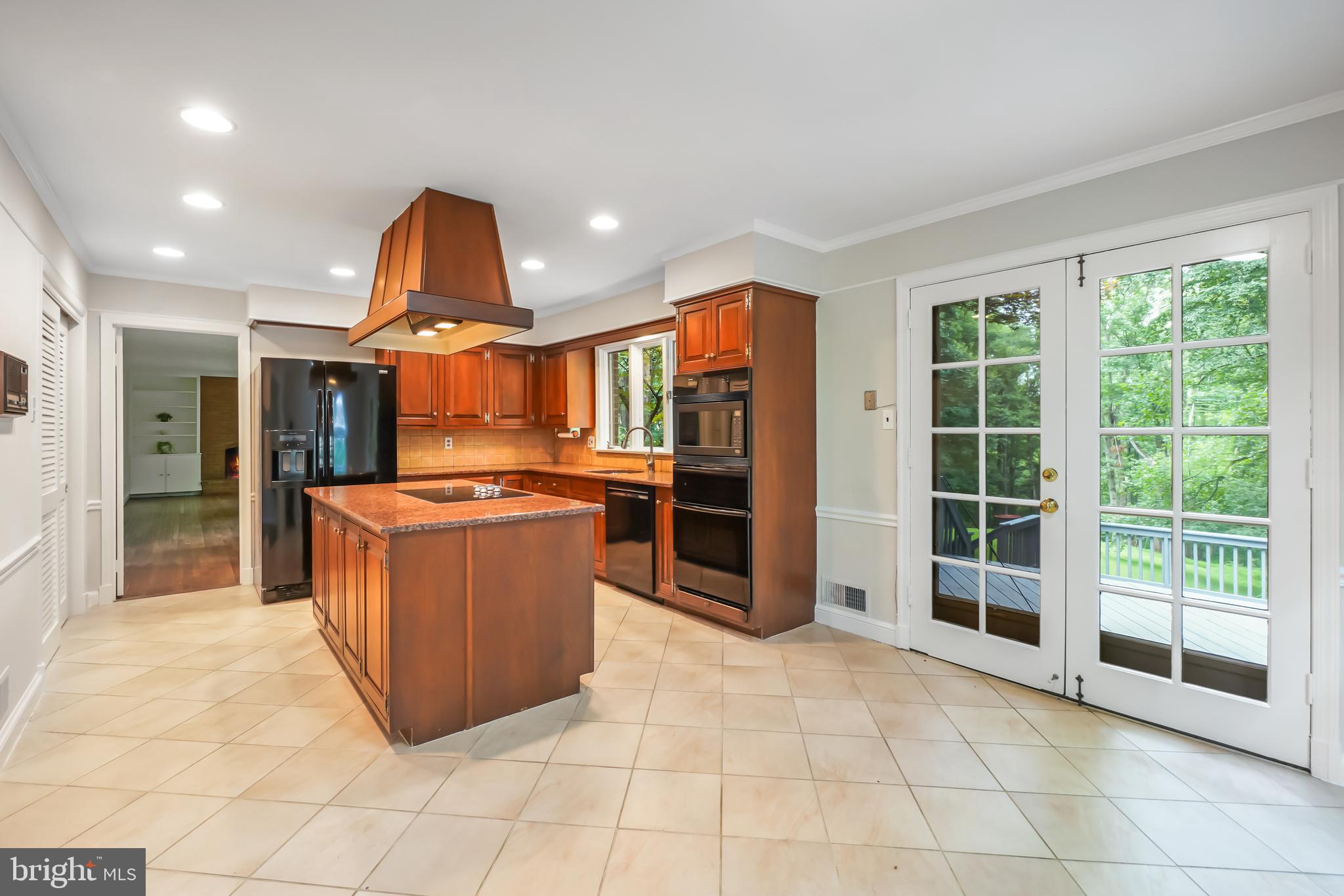 DARNESTOWN OUTSIDE - Residential