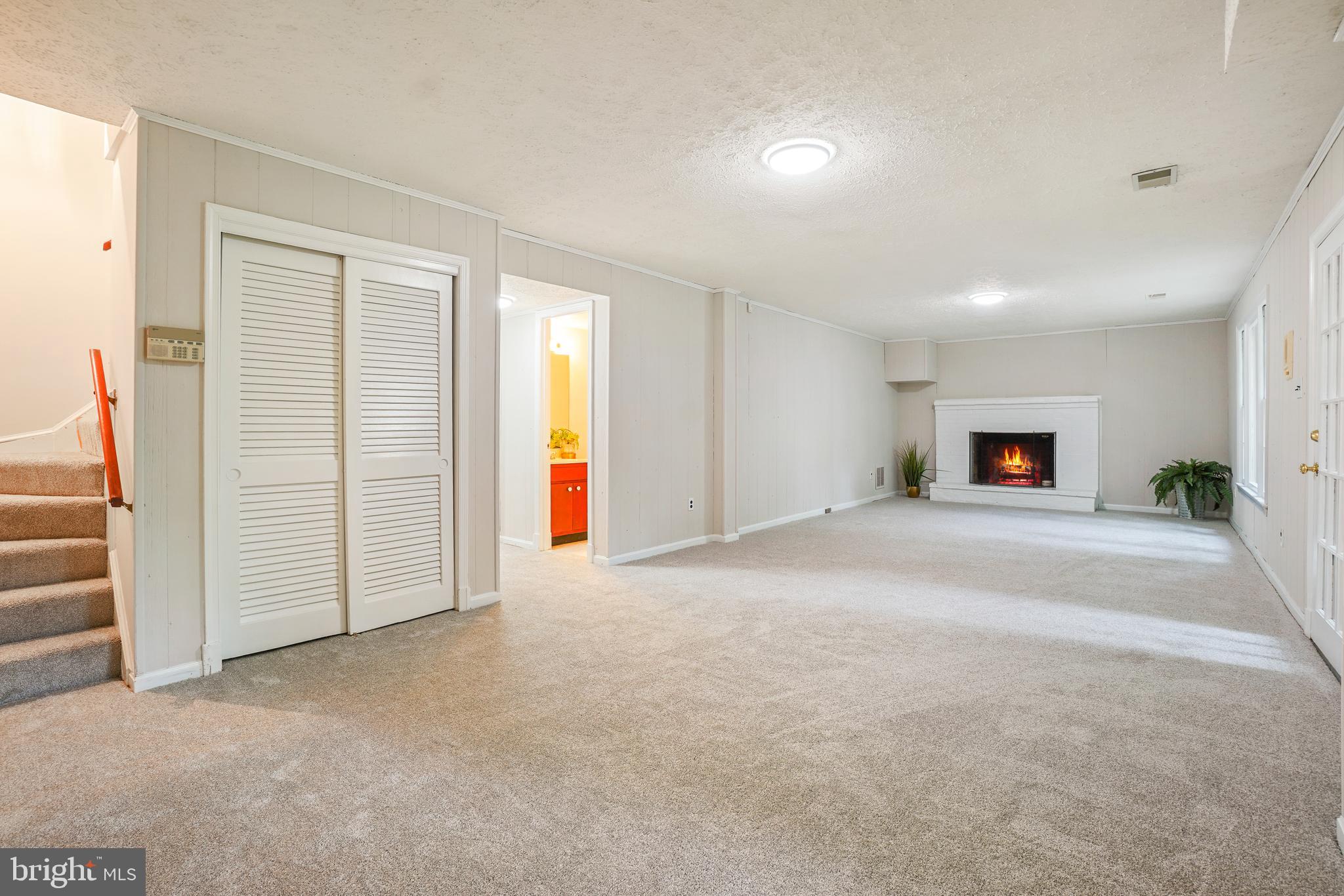 DARNESTOWN OUTSIDE - Residential