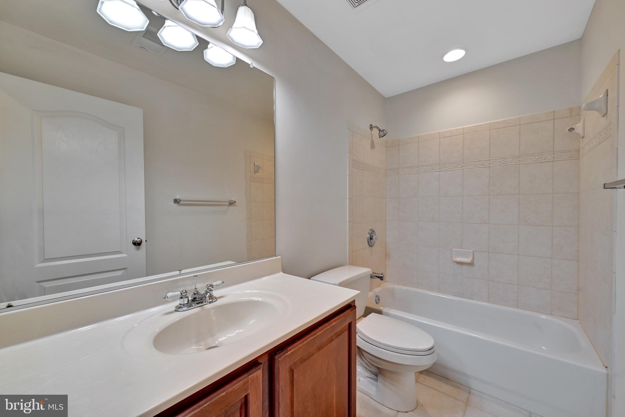 HILLANTRAE - Residential