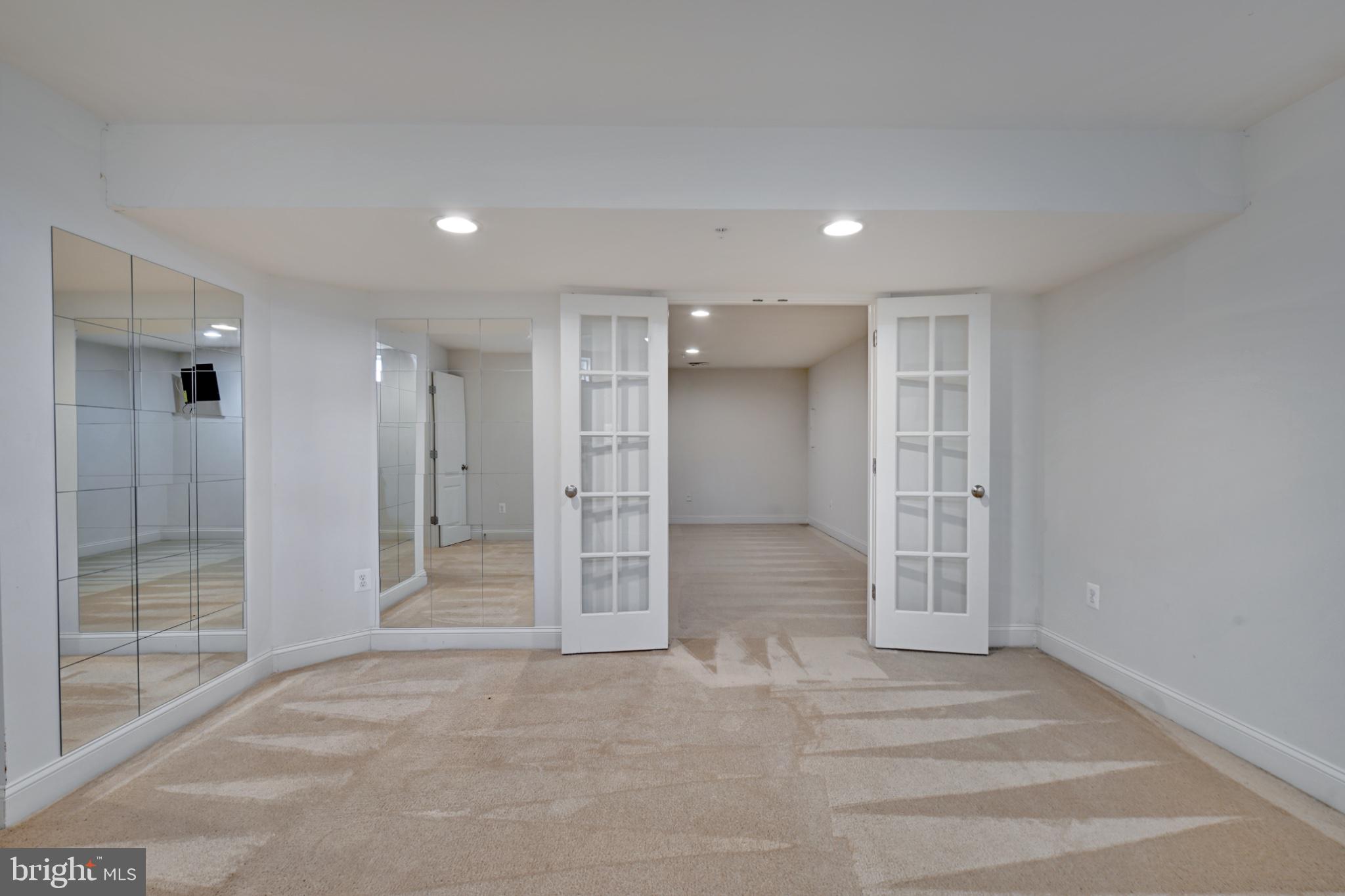 HILLANTRAE - Residential