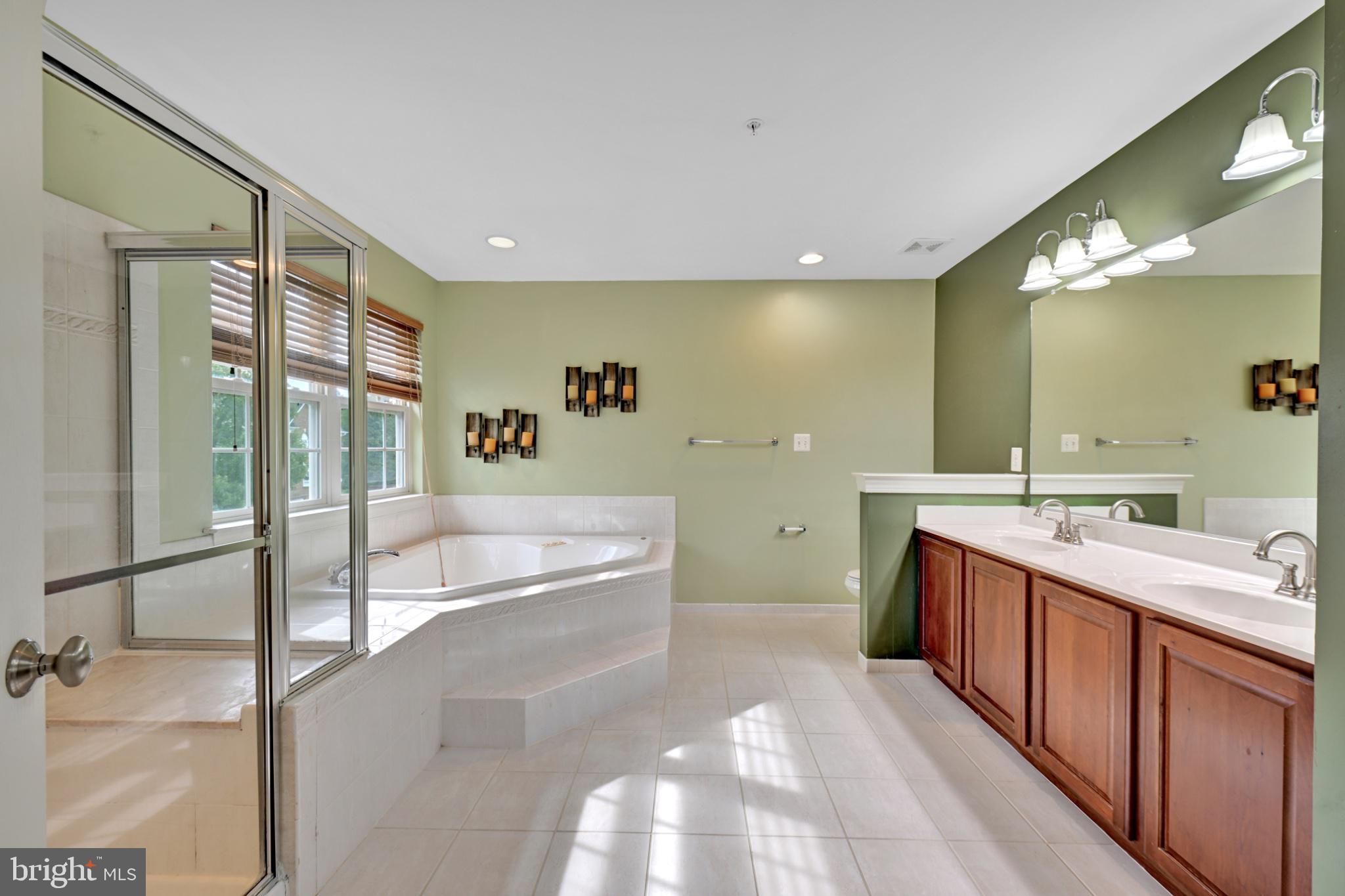 HILLANTRAE - Residential