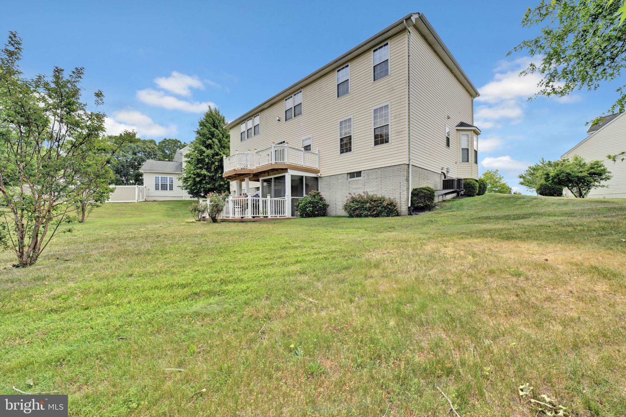 HILLANTRAE - Residential