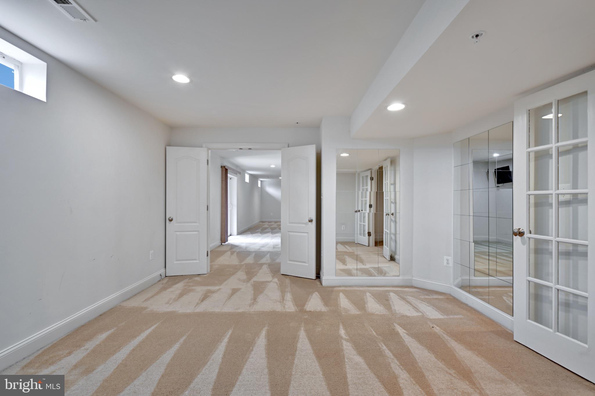 HILLANTRAE - Residential