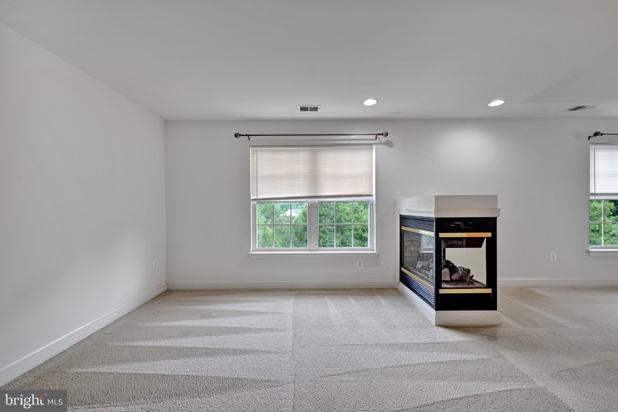 HILLANTRAE - Residential