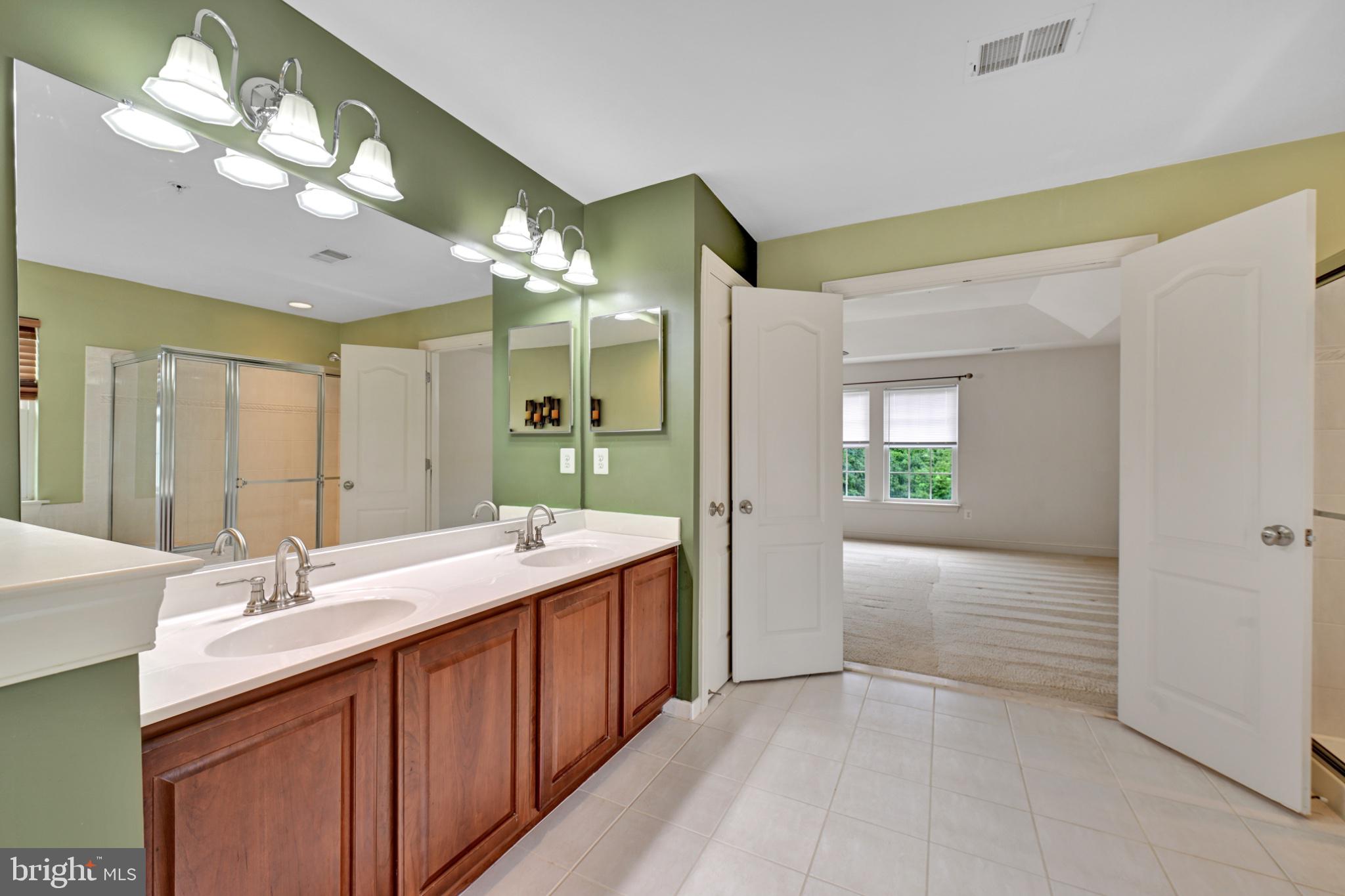 HILLANTRAE - Residential