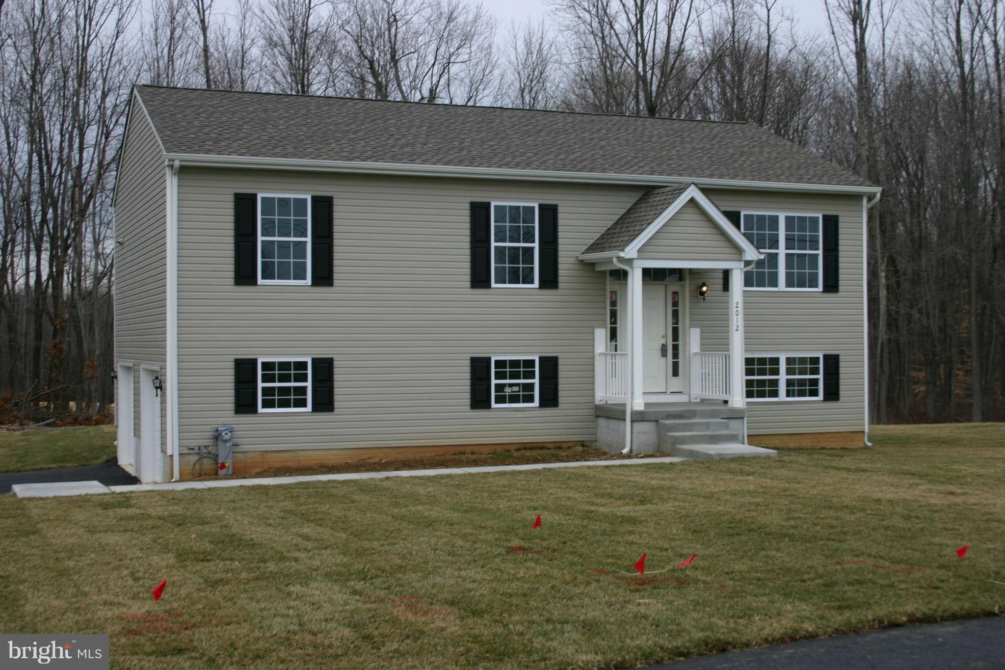 Luxurious rental home includes all the upgrades that you would find in a custom home! Granite counters, designer cabinetry, laminate flooring, plush wall to wall, super large side load garage. and all for less than the cost of a comparable home purchase.Pets allowed case by case $400 non refundable pet fee Available July 1, 2018