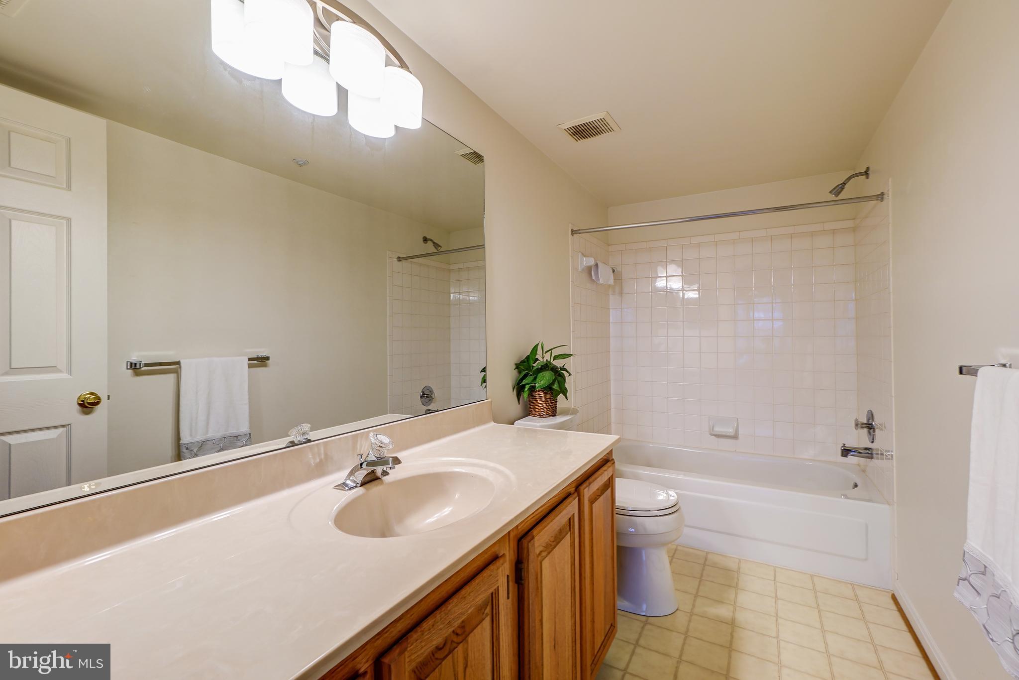 HALLOWELL - Residential