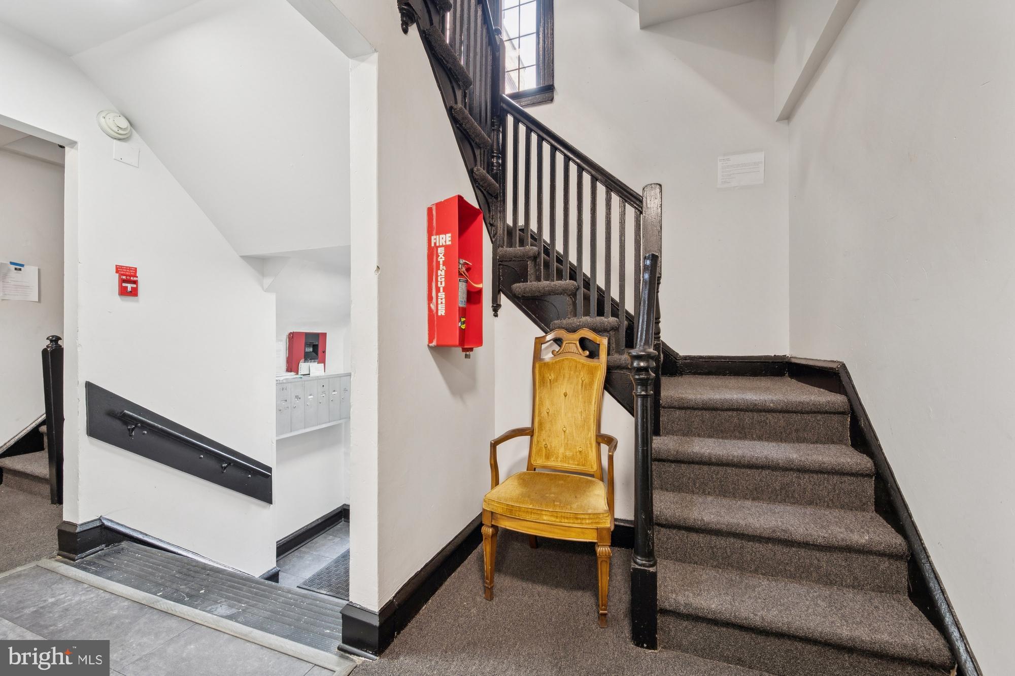 WEST OAK LANE - Residential Income