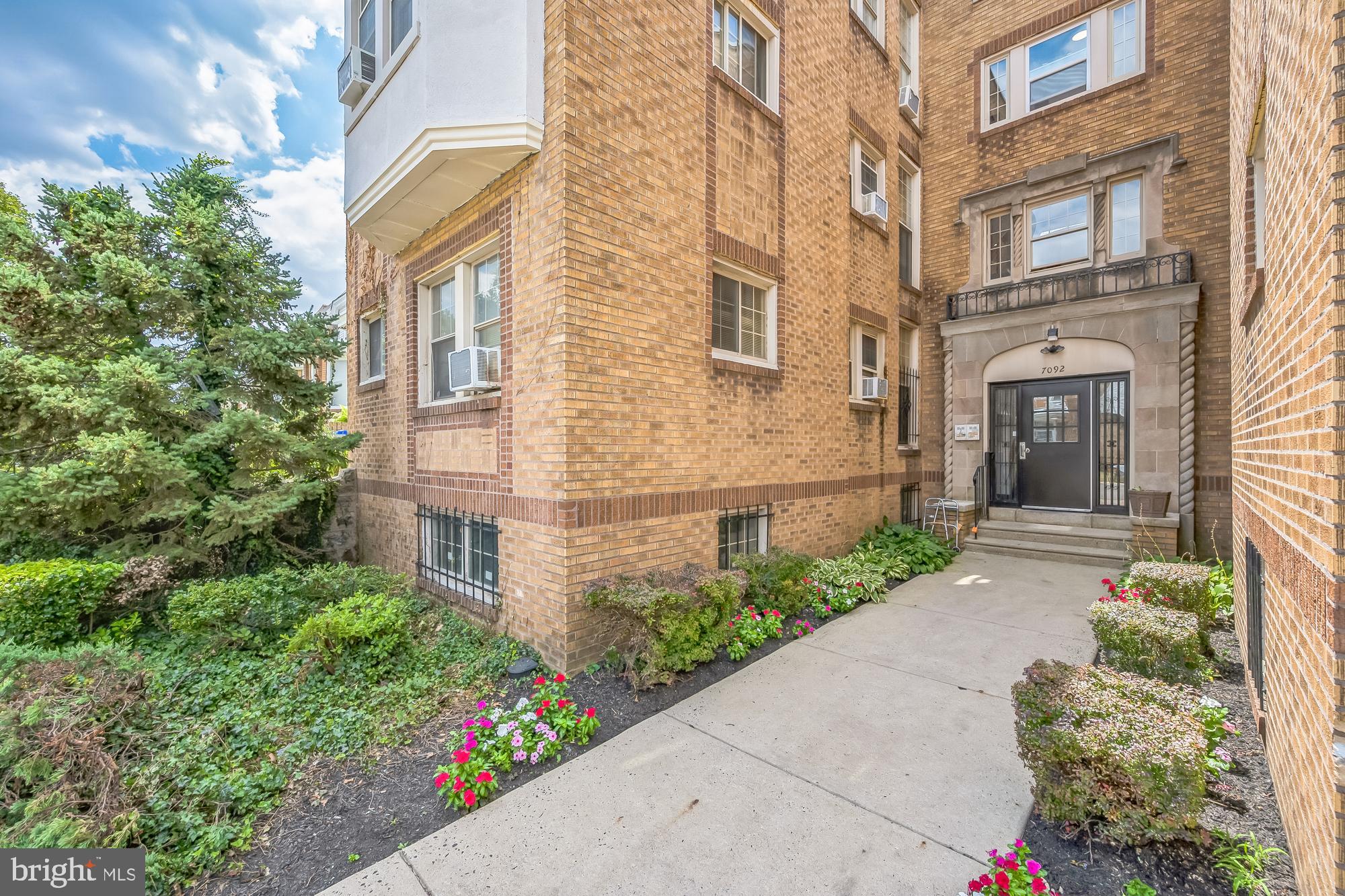 WEST OAK LANE - Residential Income