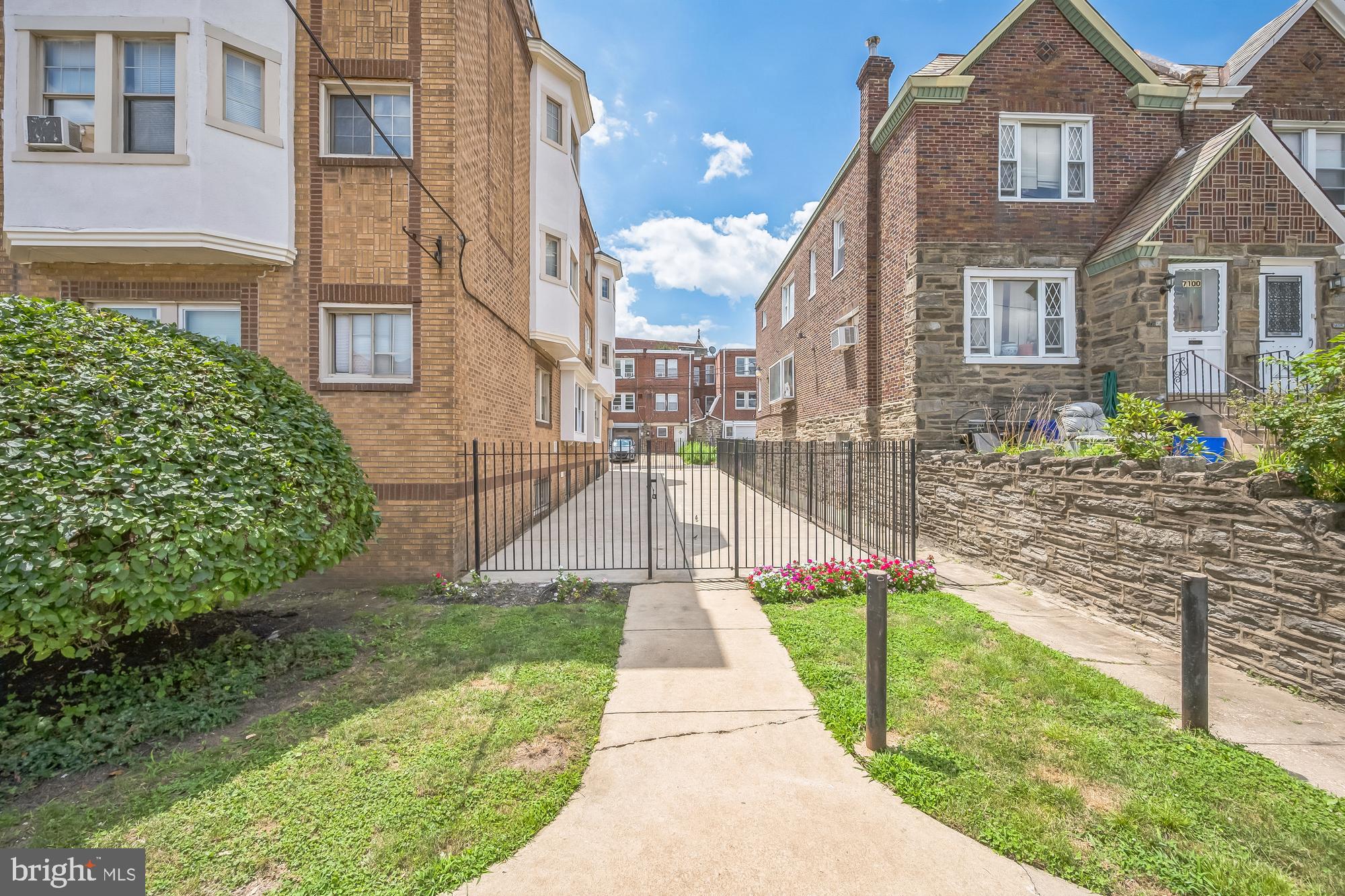 WEST OAK LANE - Residential Income