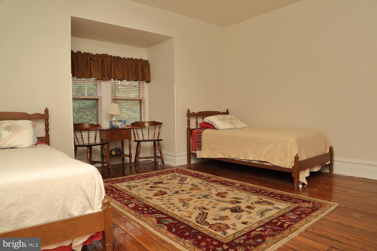 CHESTNUT HILL - Residential