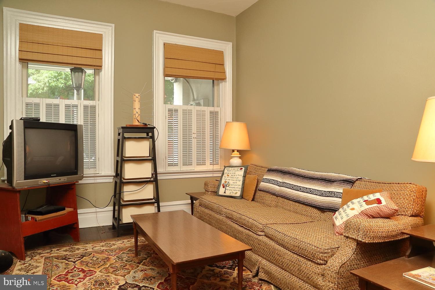 CHESTNUT HILL - Residential