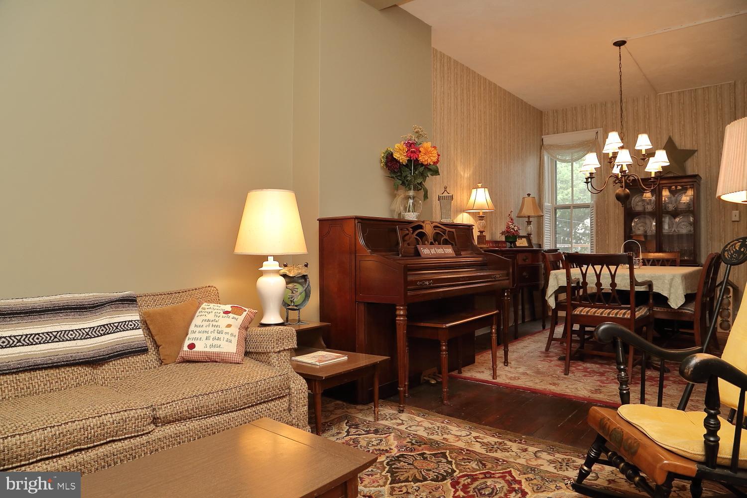 CHESTNUT HILL - Residential
