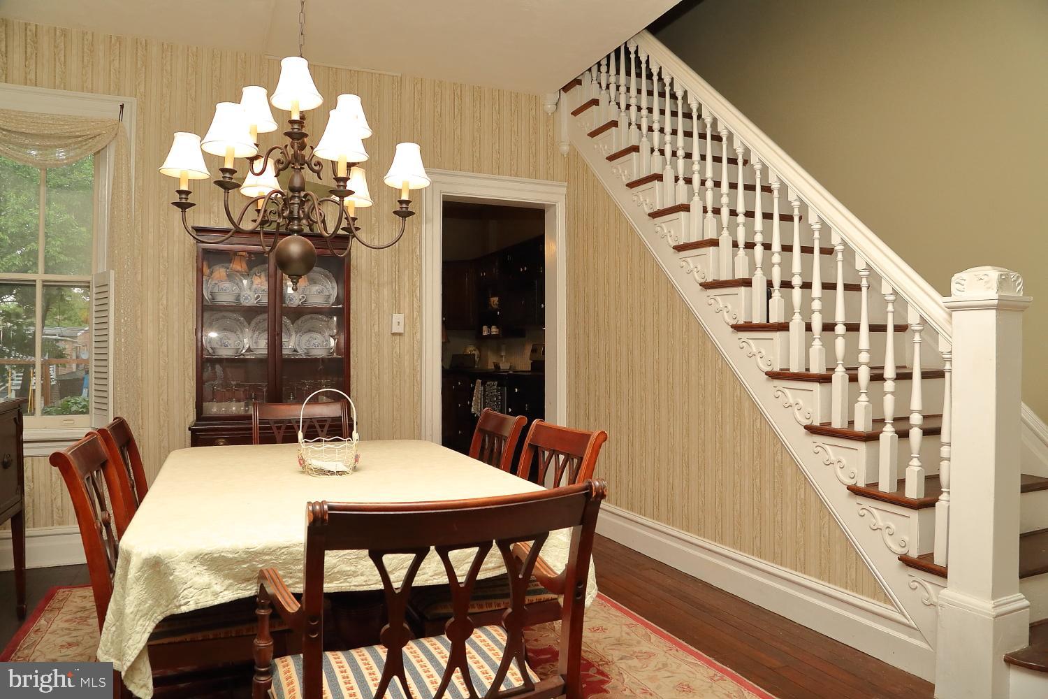 CHESTNUT HILL - Residential