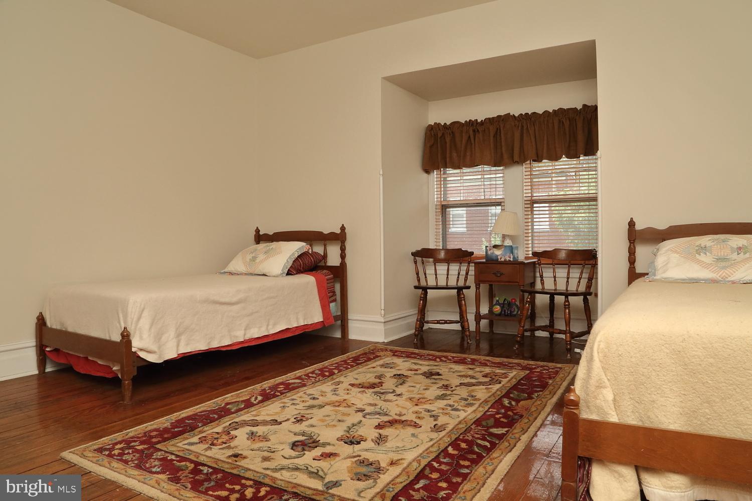 CHESTNUT HILL - Residential