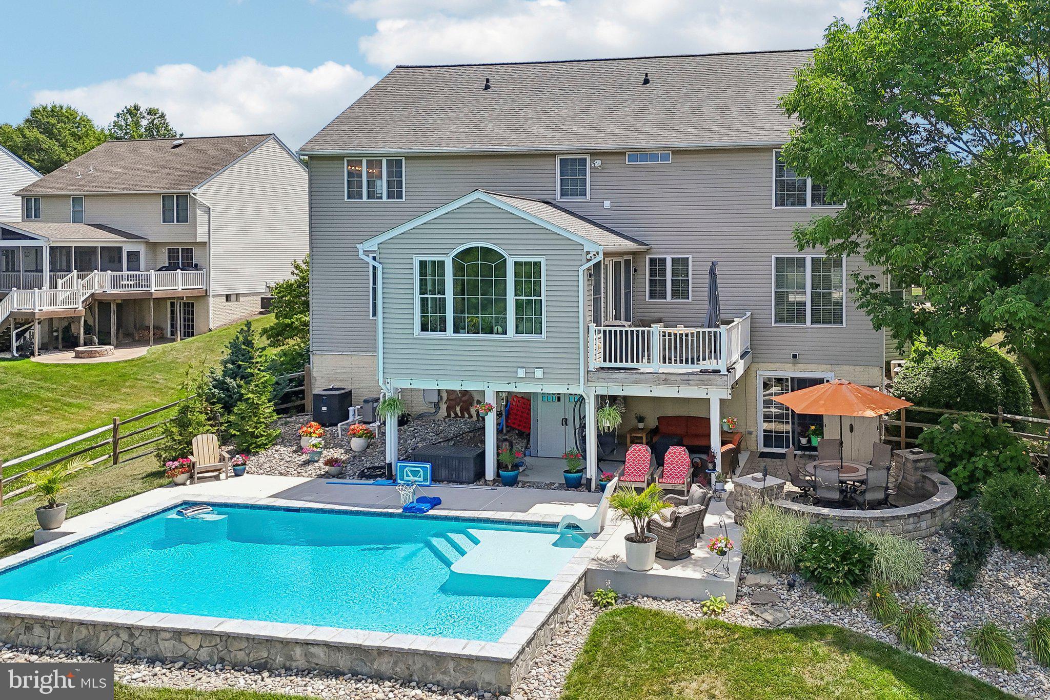 SUMMIT RIDGE - Residential
