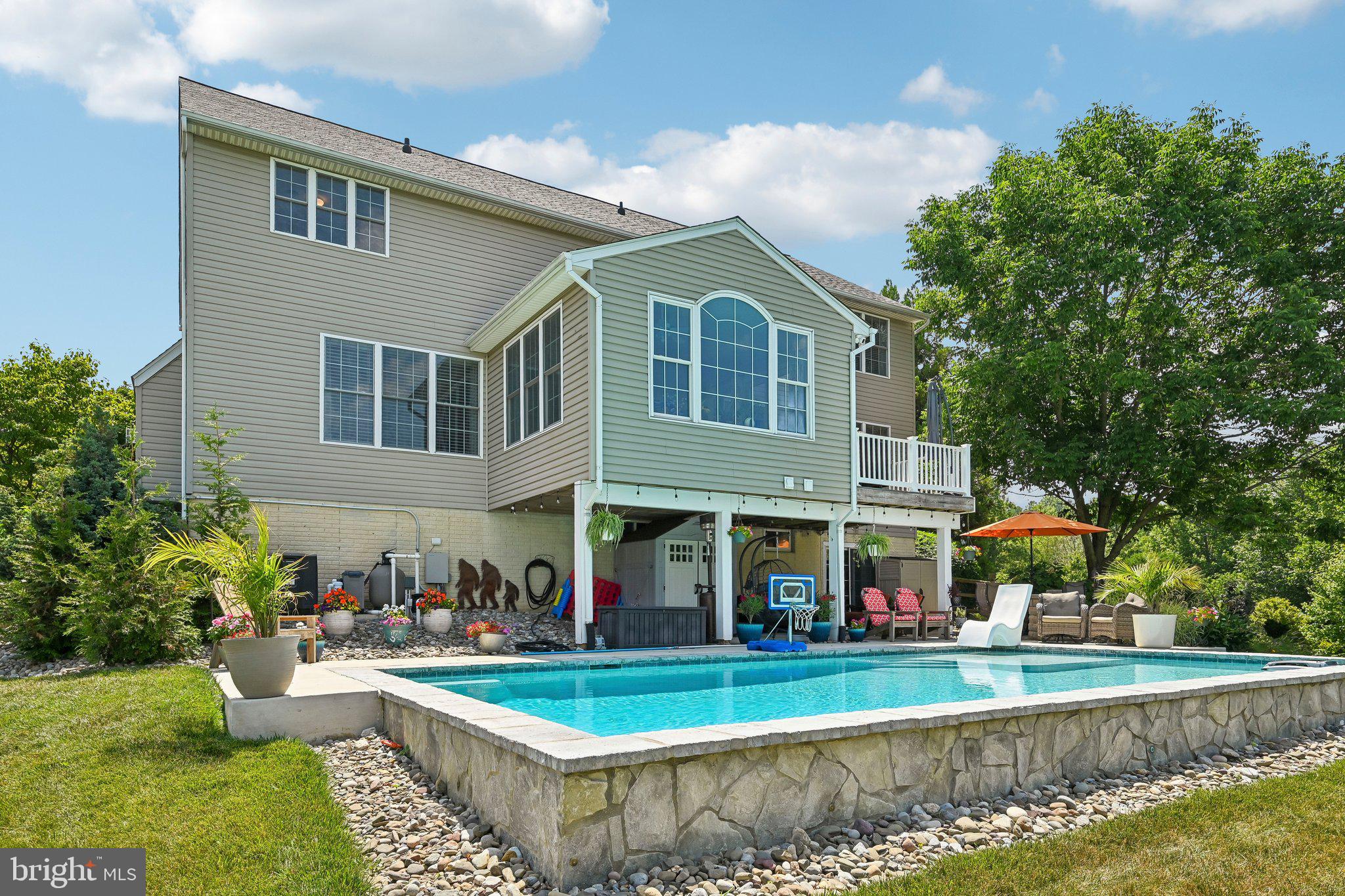 SUMMIT RIDGE - Residential