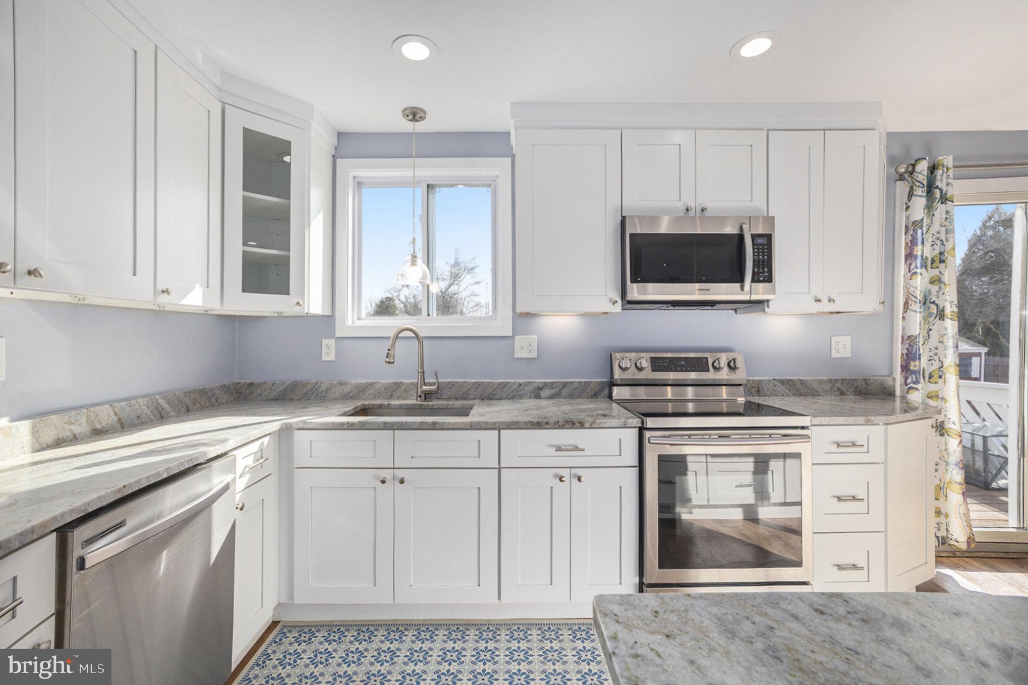 CHAPEL HILL MANOR - Residential