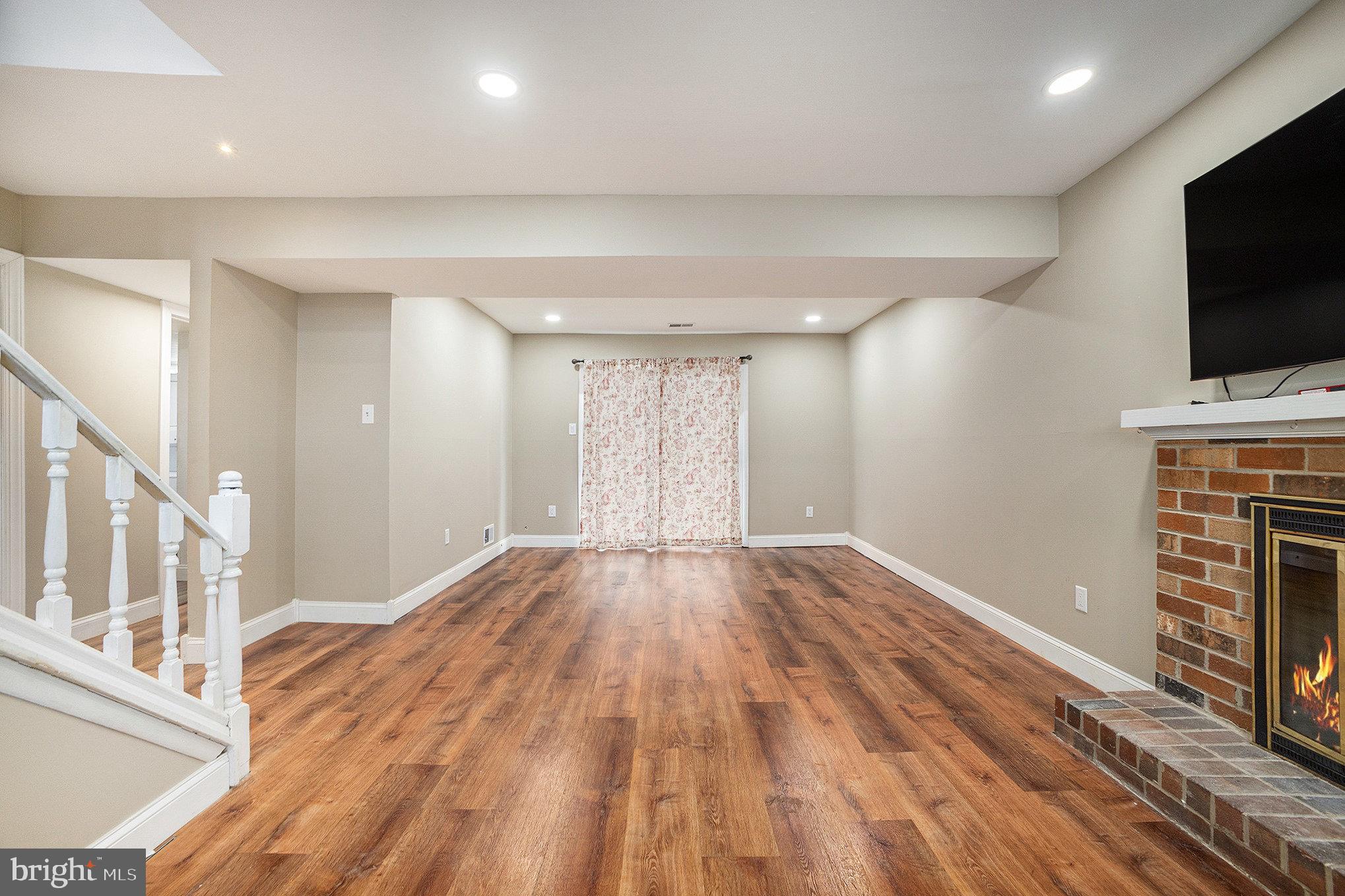 CHAPEL HILL MANOR - Residential