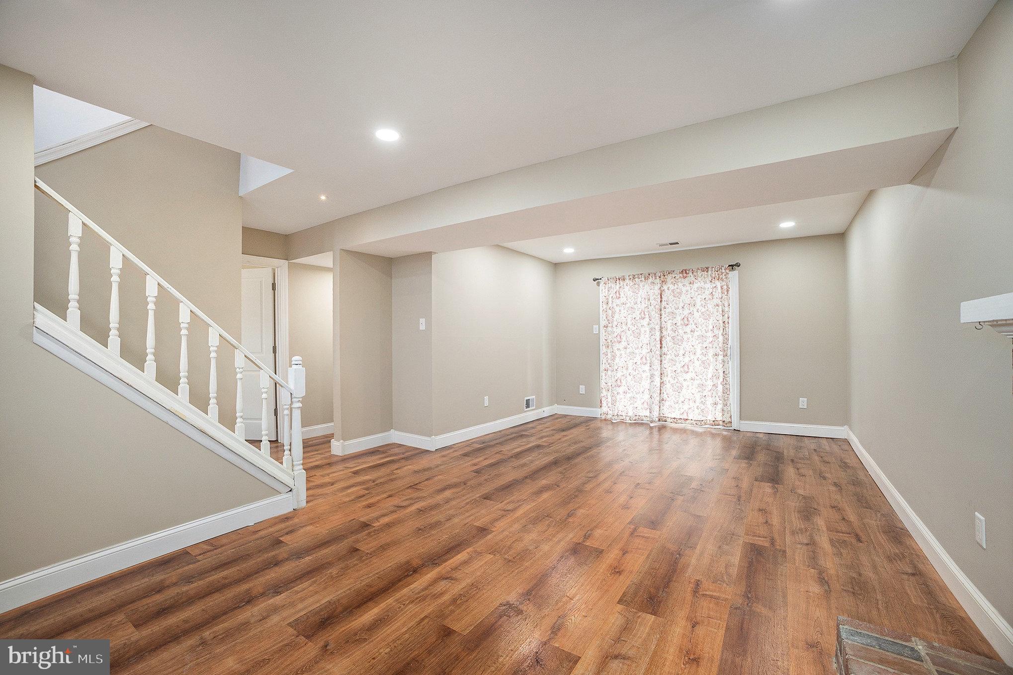 CHAPEL HILL MANOR - Residential