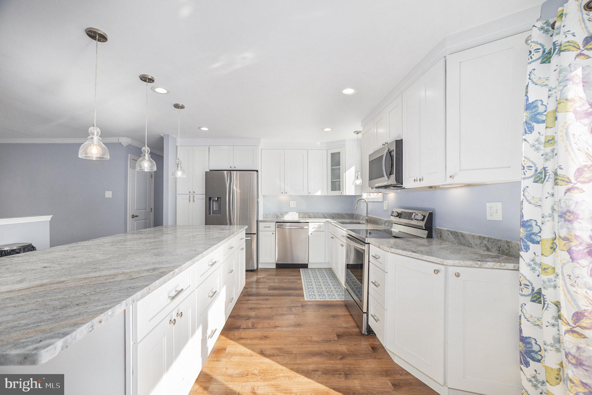 CHAPEL HILL MANOR - Residential